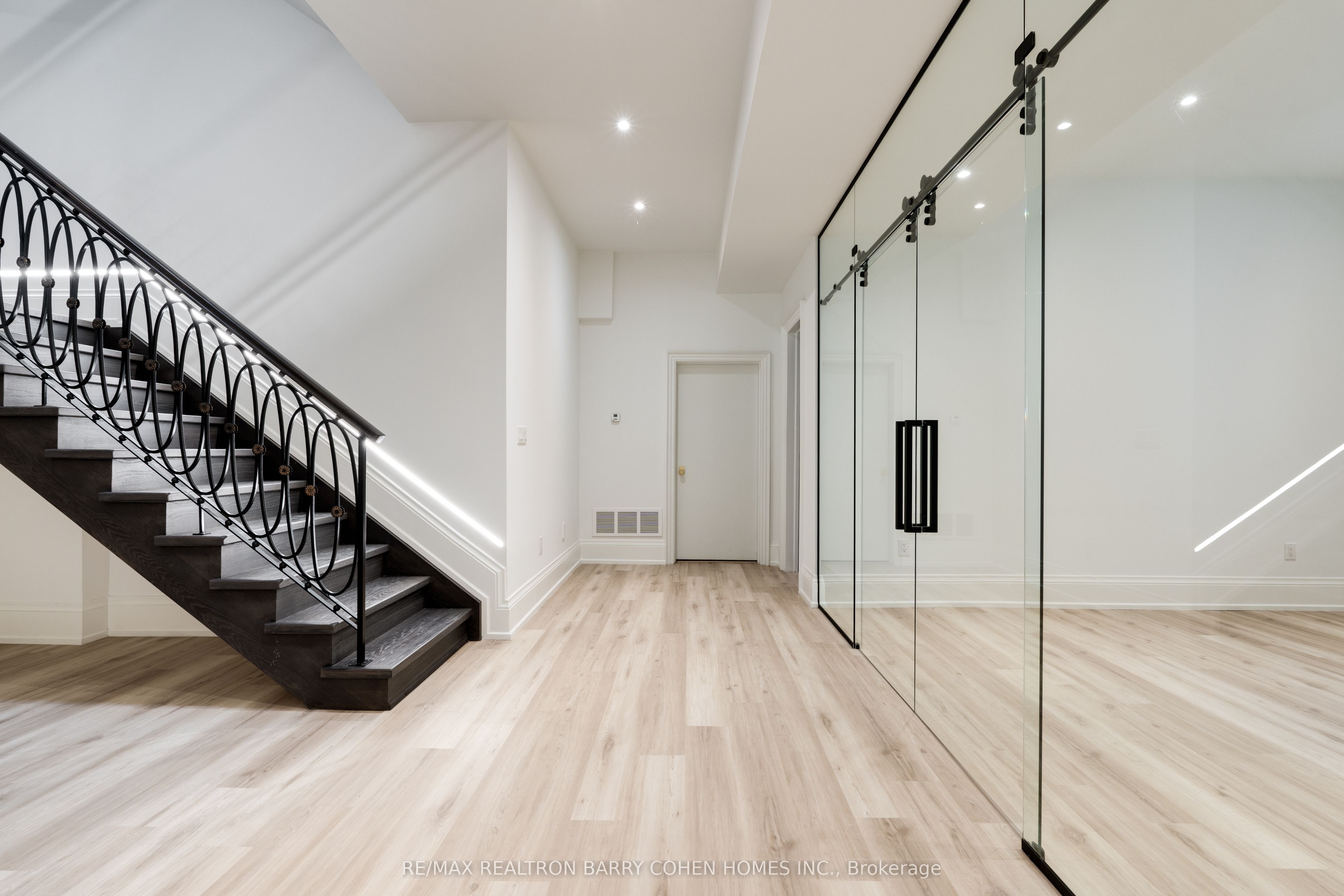 67 Montressor Drive N Property Photo 37