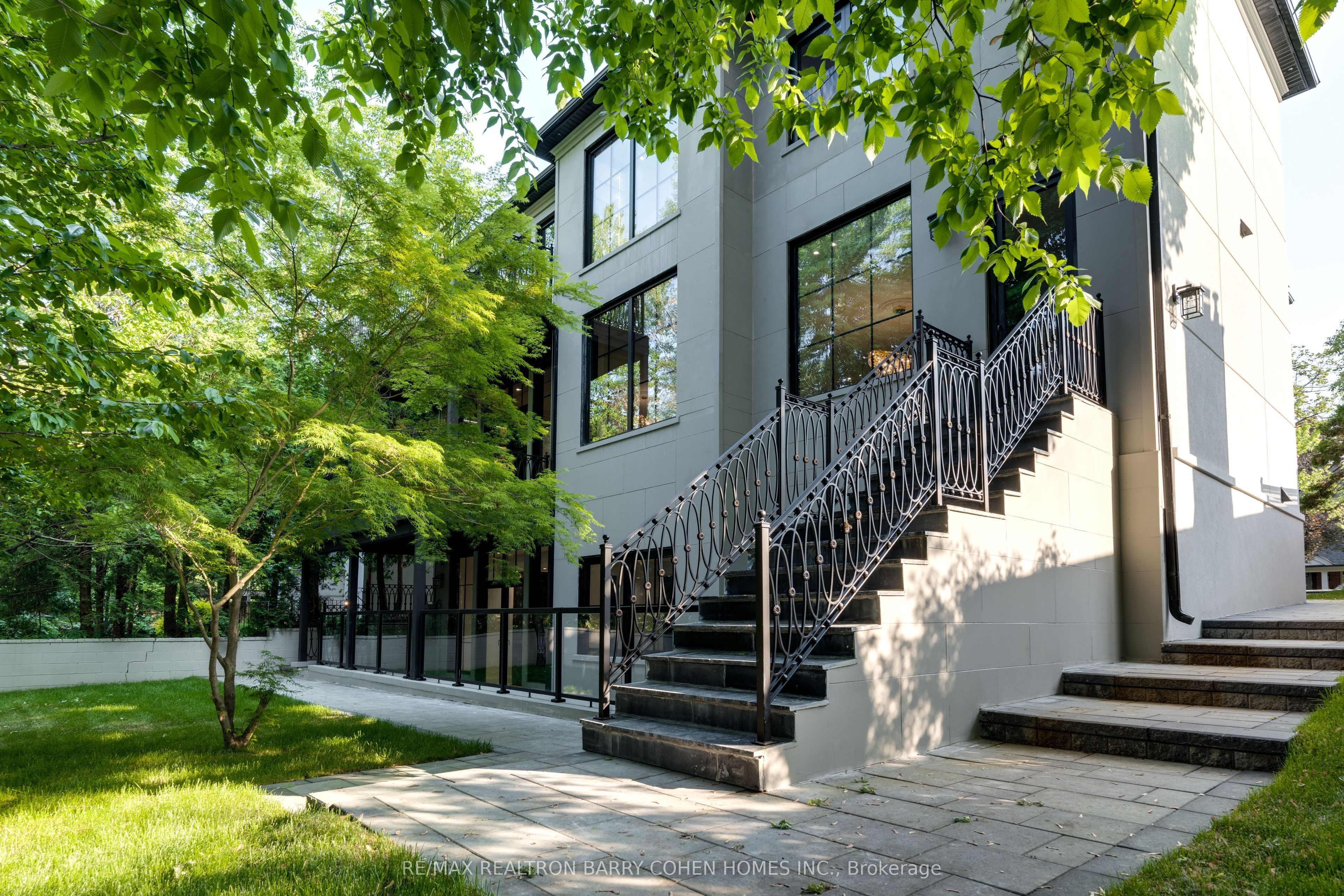 67 Montressor Drive N Property Photo 43
