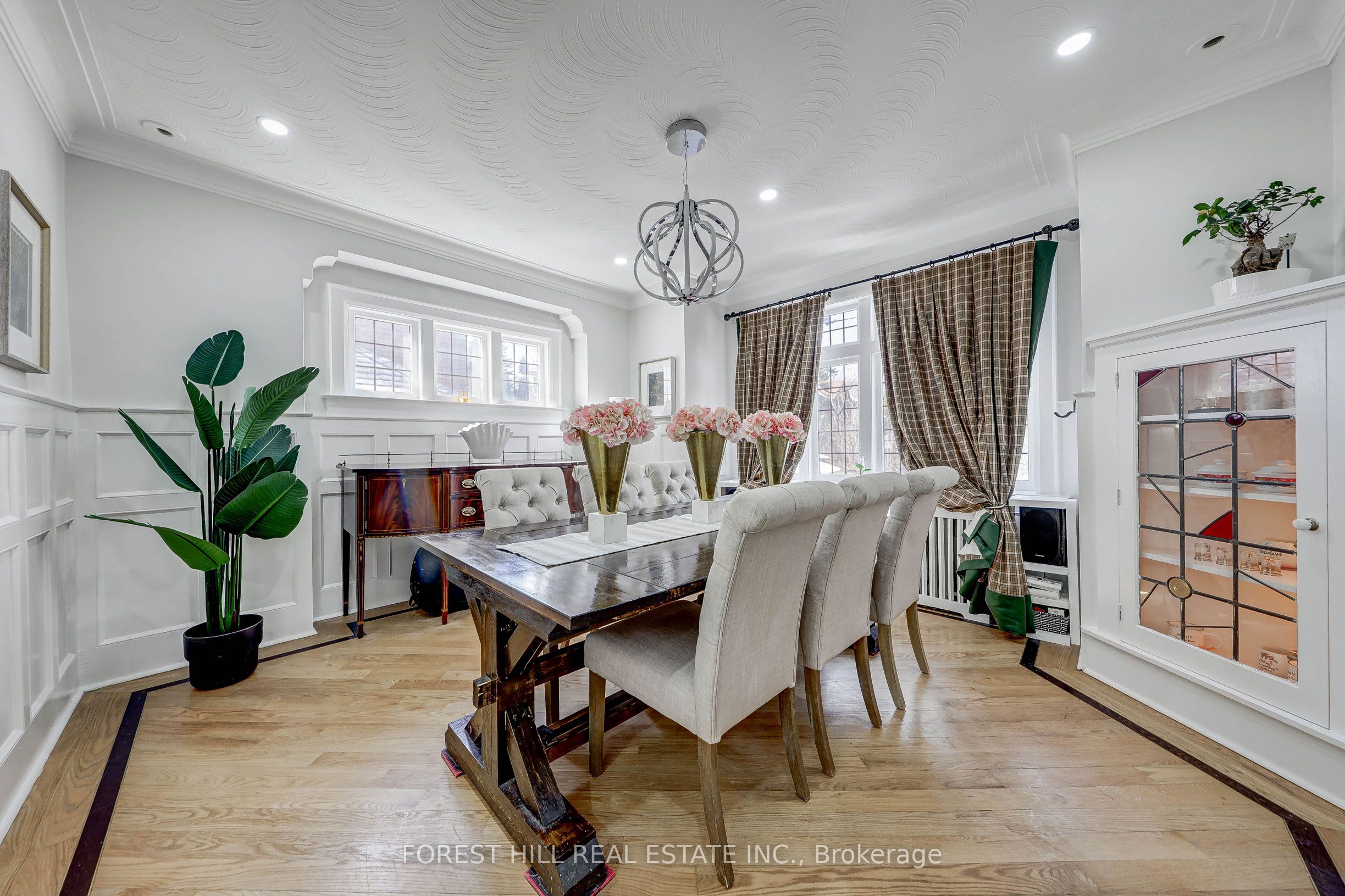 607 Spadina Road