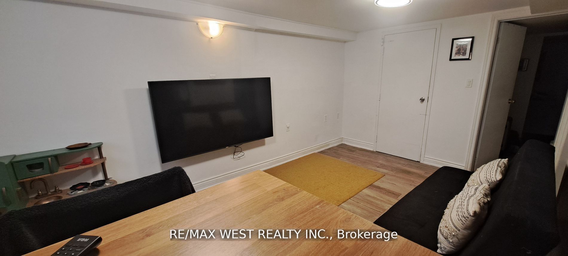 237 Vaughan Road Bsmt Property Photo 6