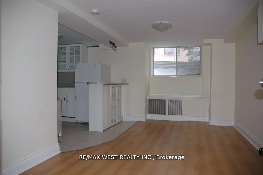 237 Vaughan Road Bsmt Property Photo 9