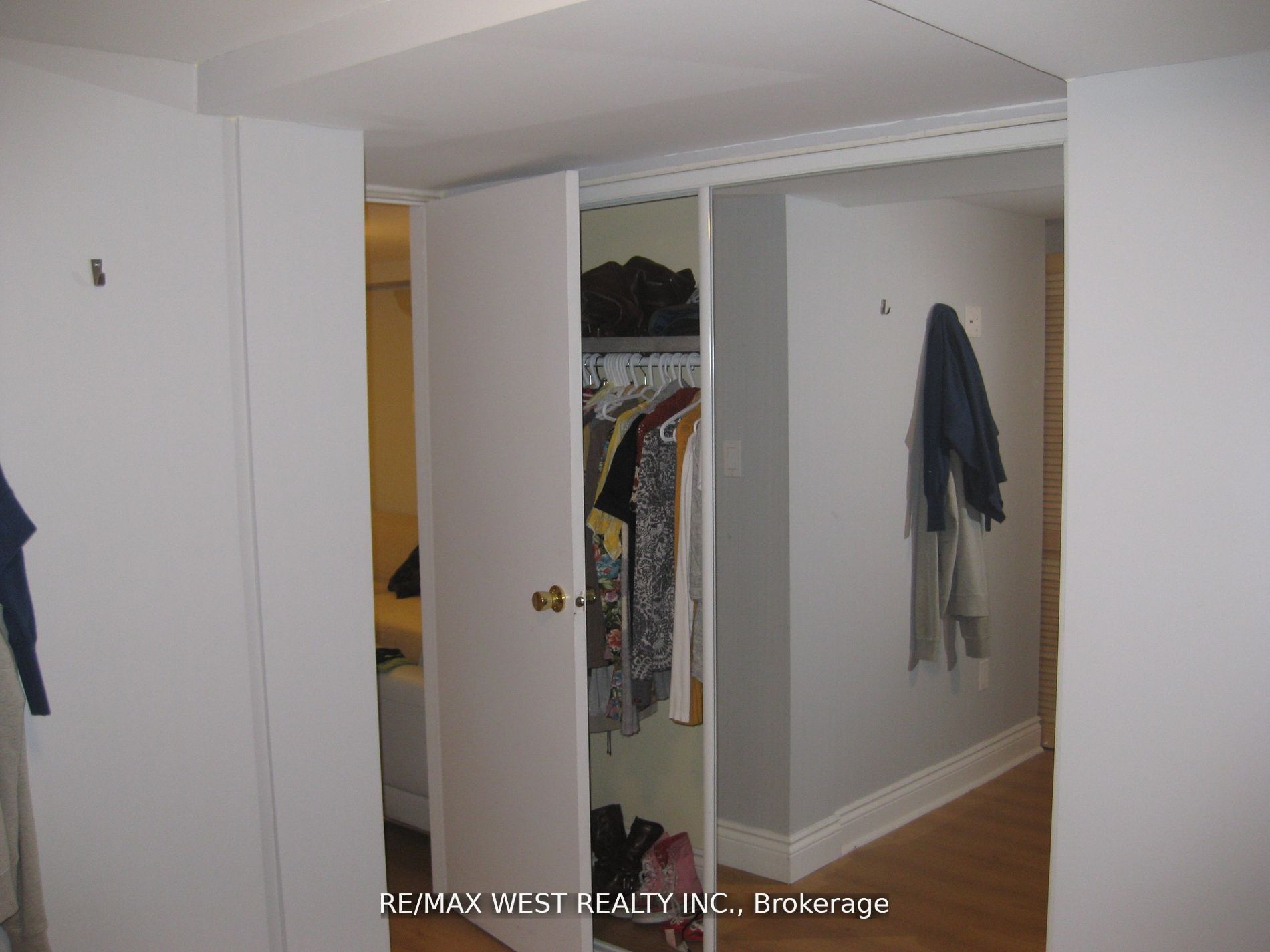 237 Vaughan Road Bsmt Property Photo 10
