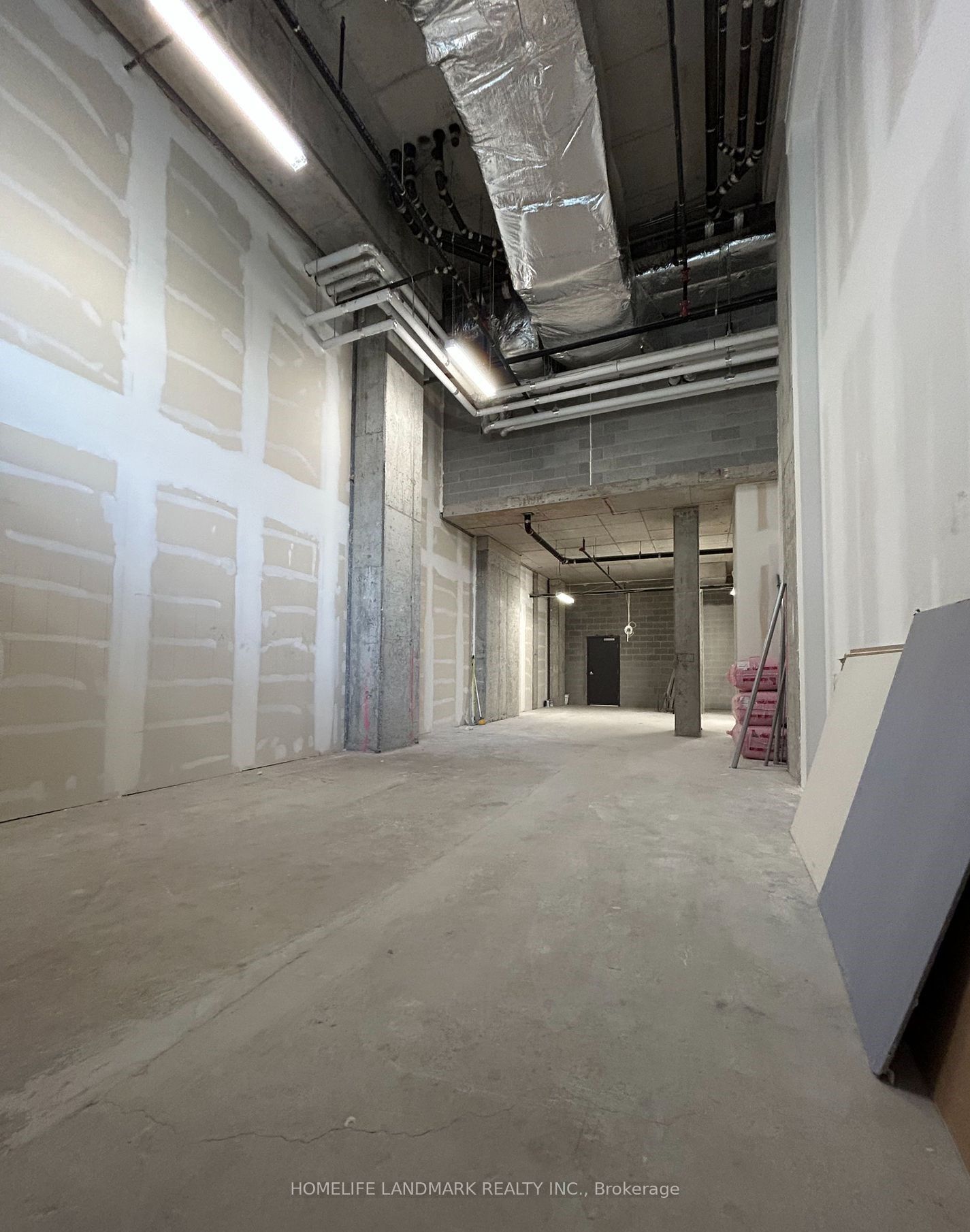 200 Dundas Street E B2 Property Photo 2