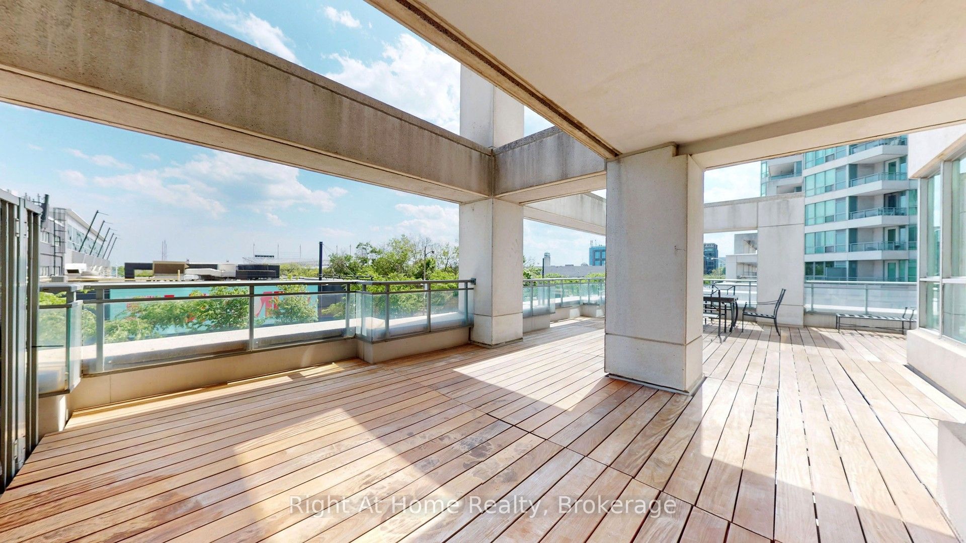 228 Queens Quay W 209 Property Photo 6
