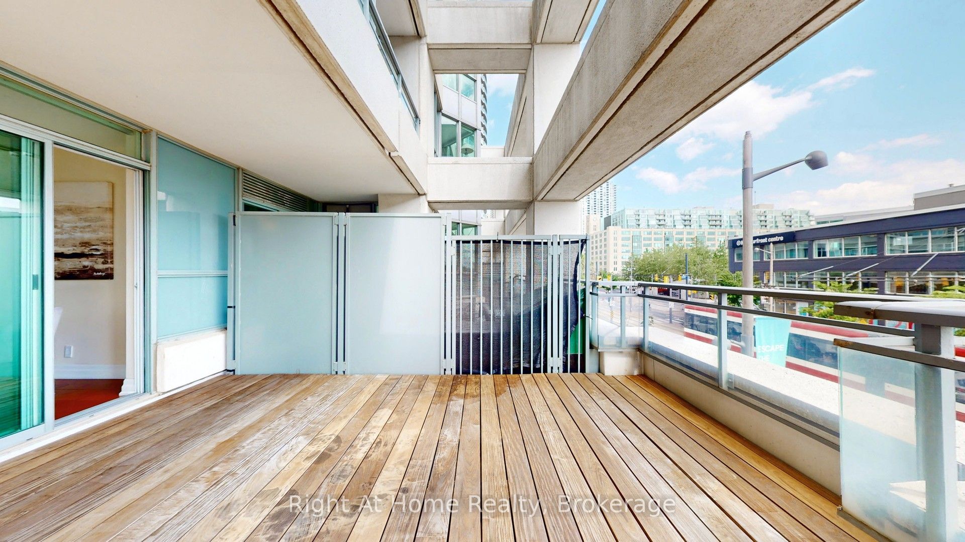 228 Queens Quay W 209 Property Photo 8