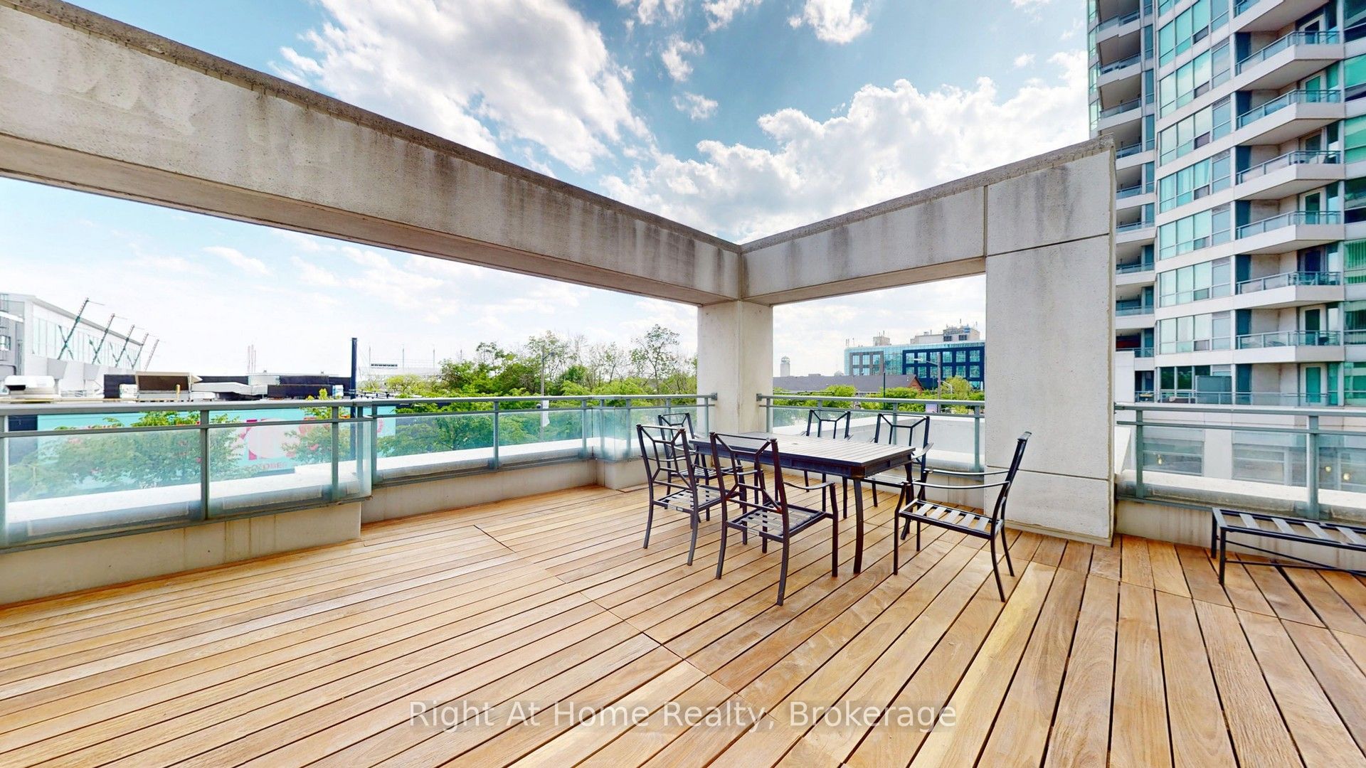 228 Queens Quay W 209 Property Photo 10