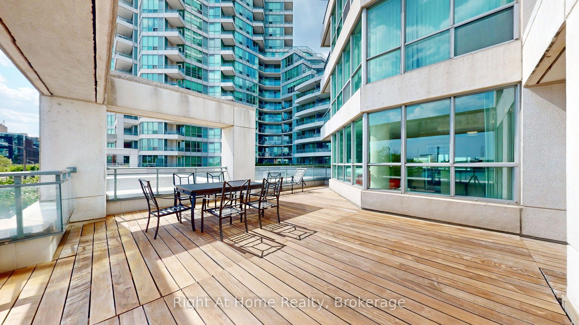 228 Queens Quay W 209 Property Photo 11
