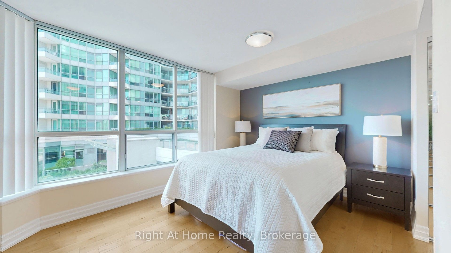 228 Queens Quay W 209 Property Photo 15