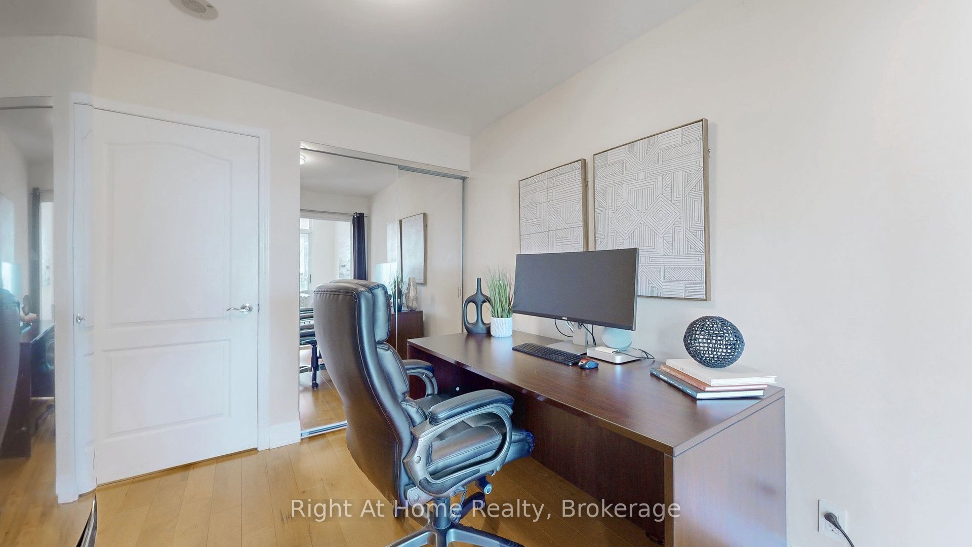 228 Queens Quay W 209 Property Photo 19