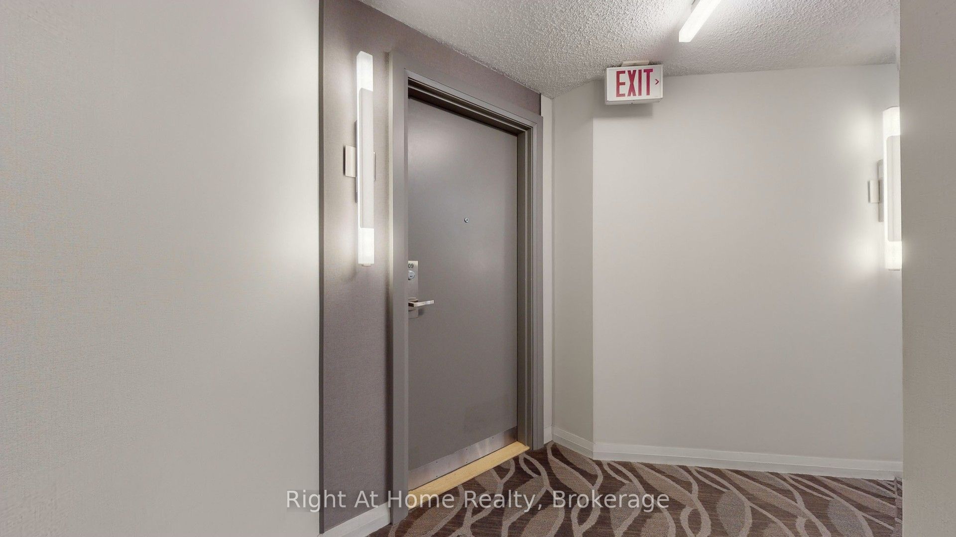 228 Queens Quay W 209 Property Photo 25