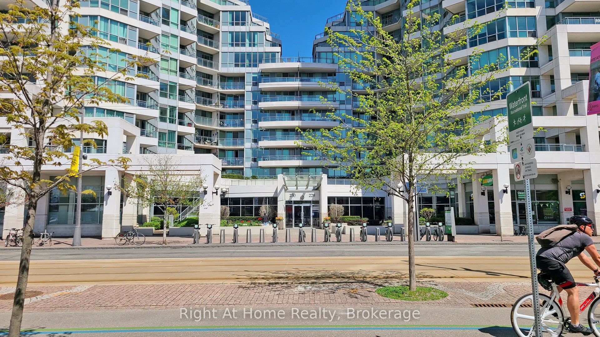 228 Queens Quay W 209 Property Photo 33