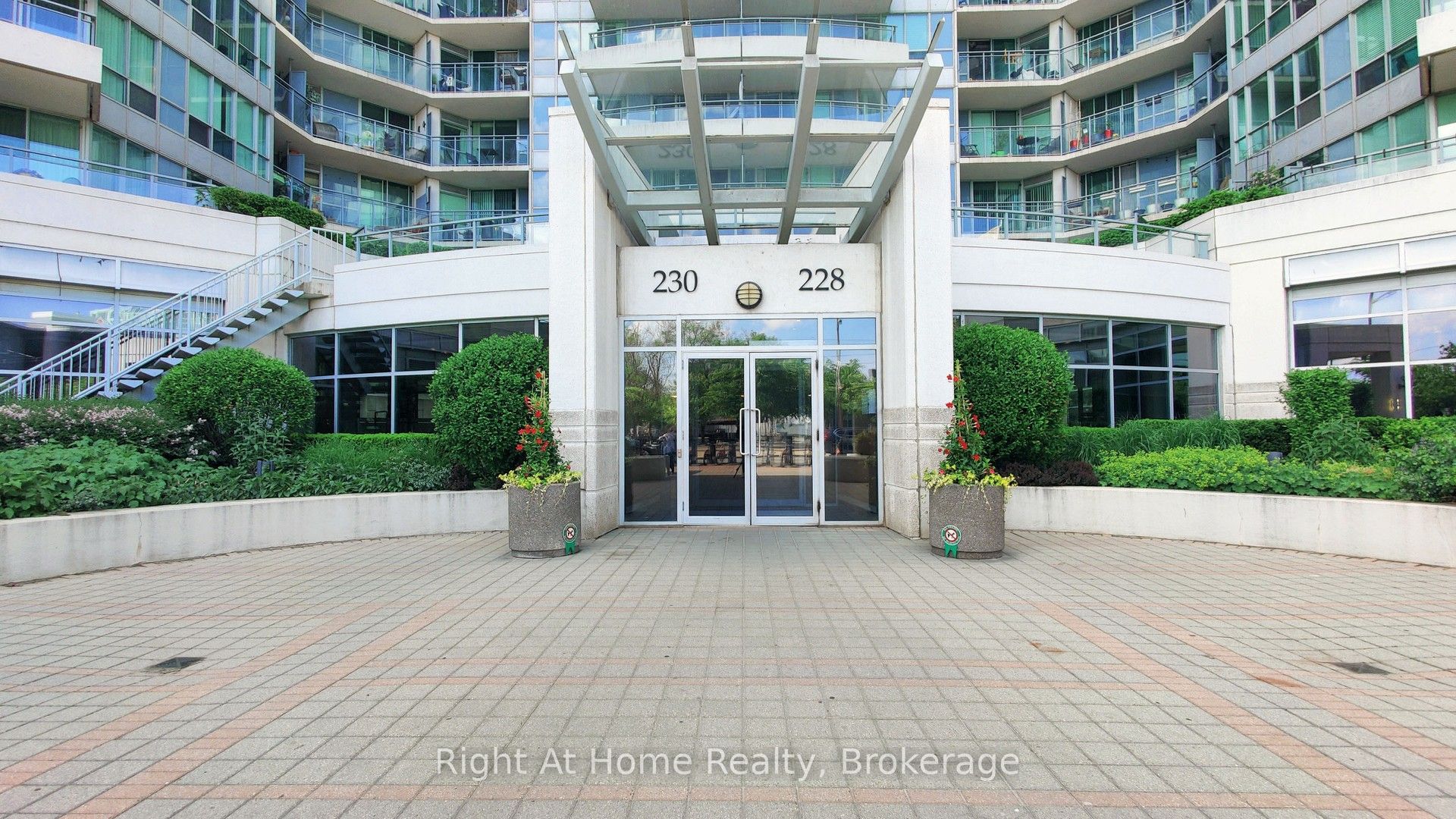 228 Queens Quay W 209 Property Photo 35