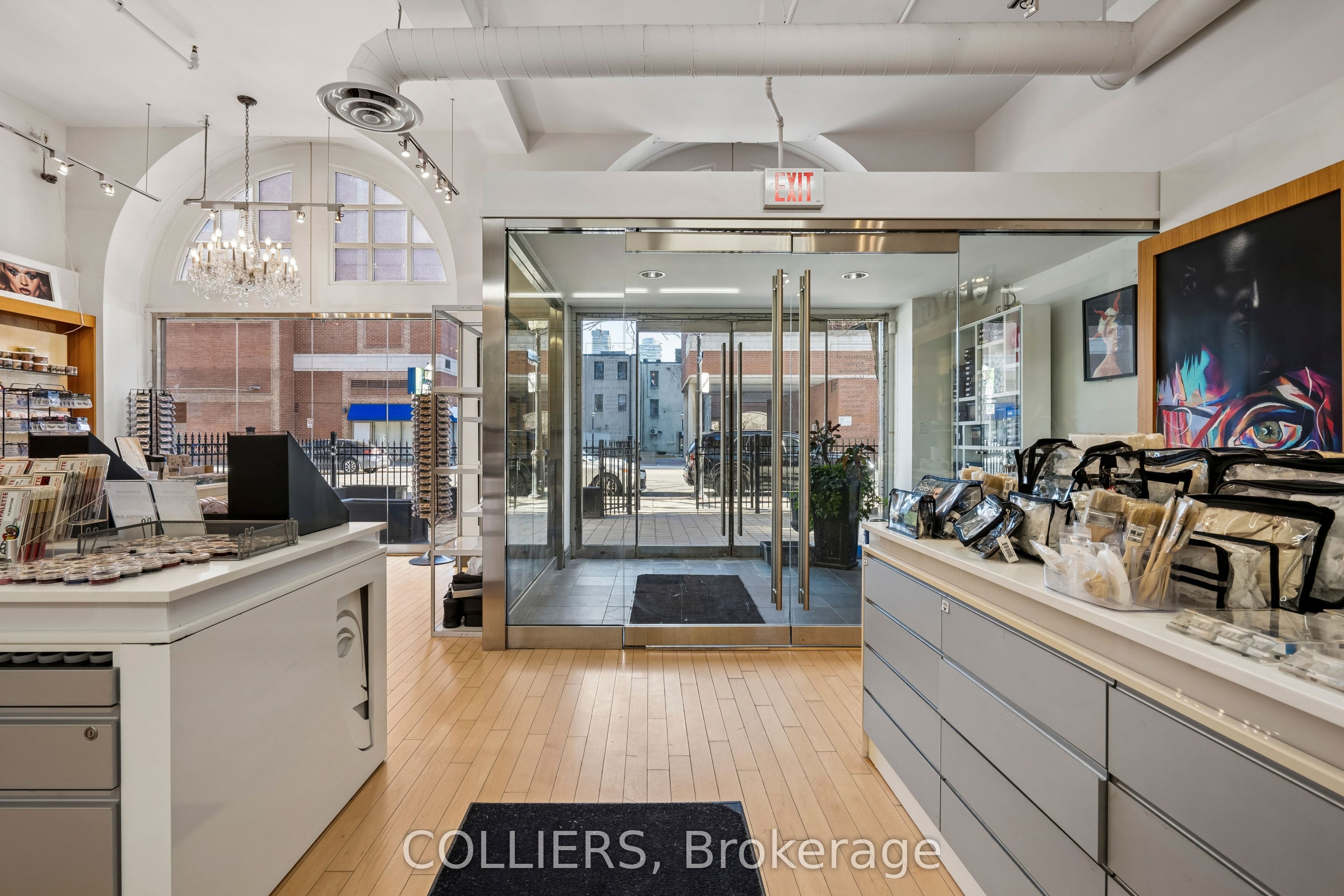 110 Lombard Street Property Photo 8