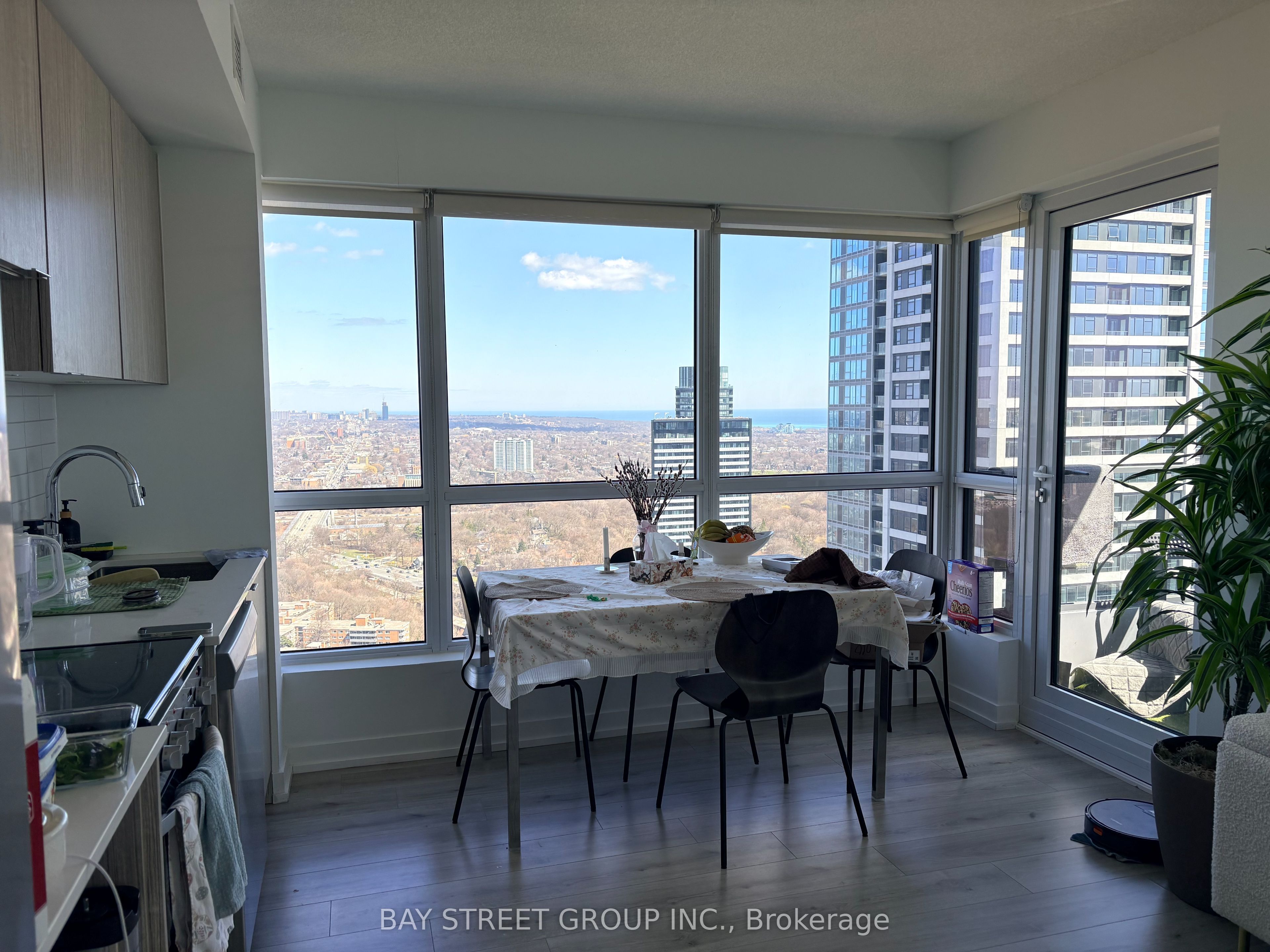 395 Bloor Street E 4010 Property Photo 1