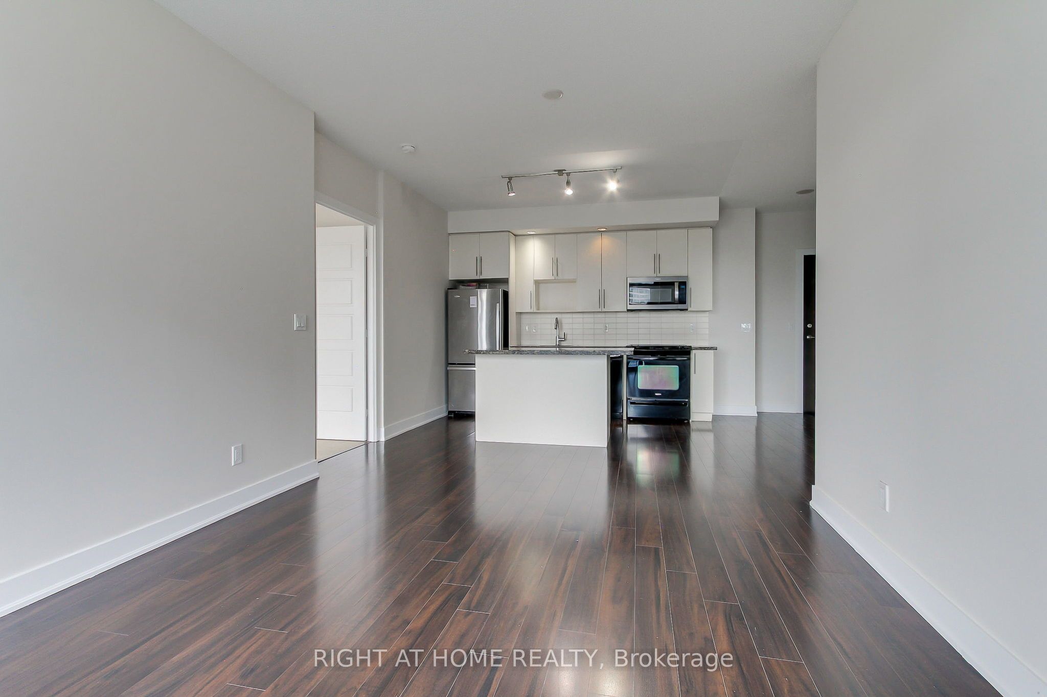 28 Linden Street 1405 Property Photo 24