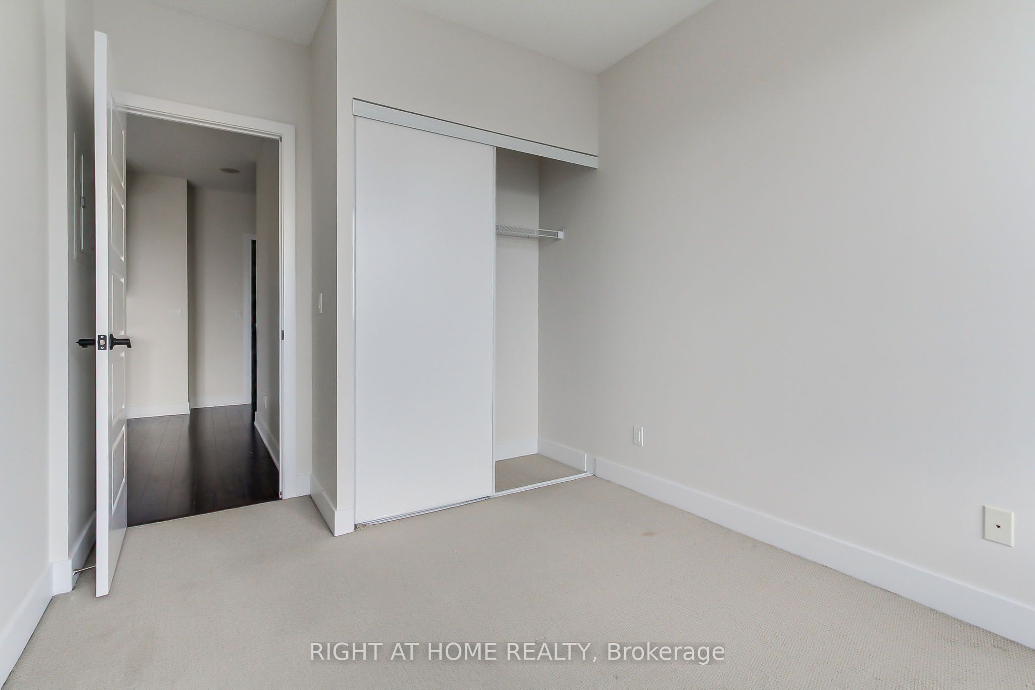 28 Linden Street 1405 Property Photo 33