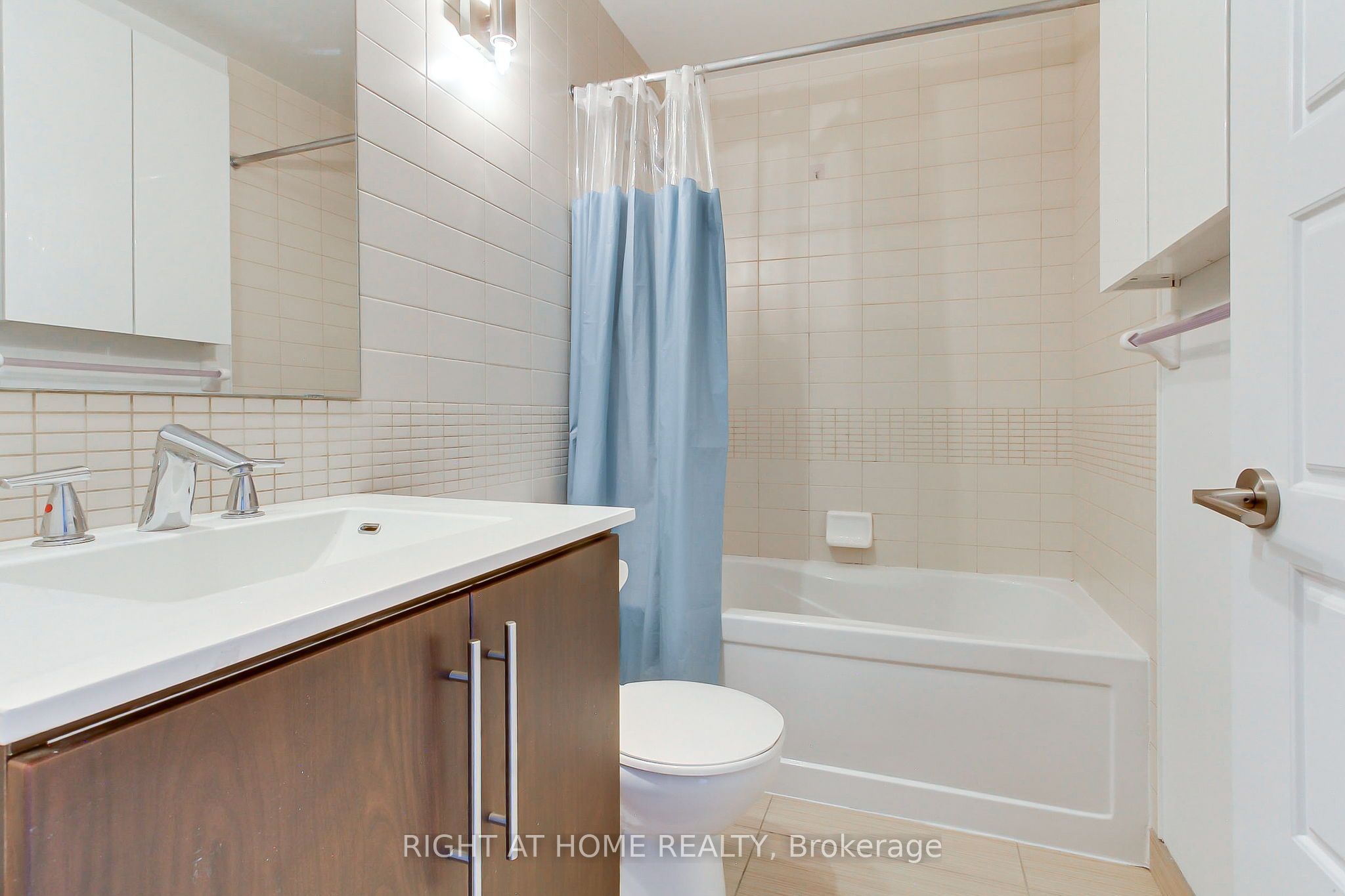 28 Linden Street 1405 Property Photo 34