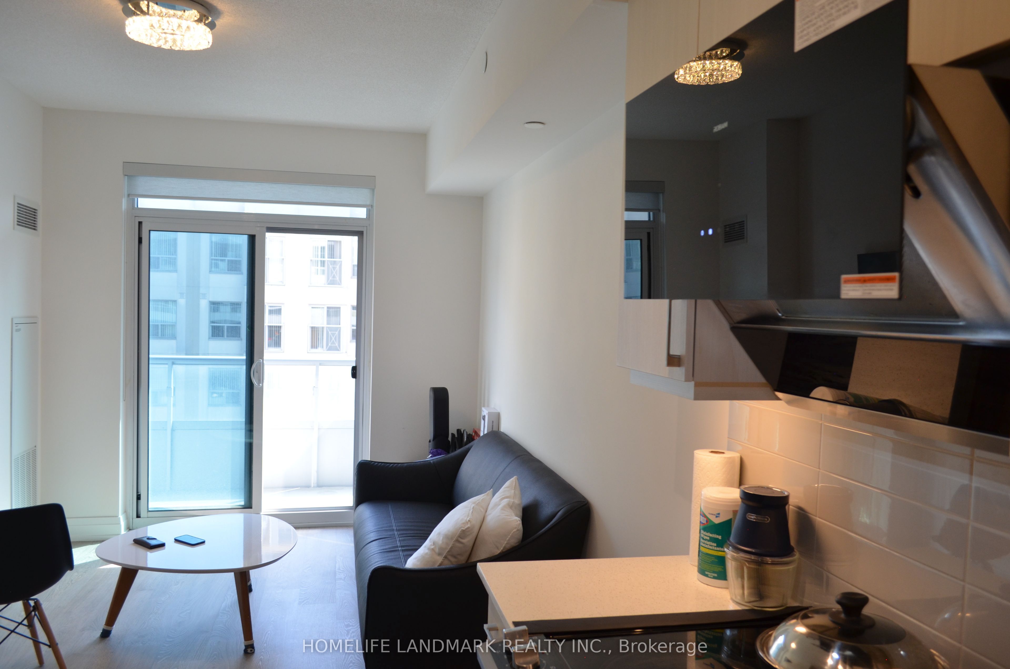 591 Sheppard Avenue E 808 Property Photo 4