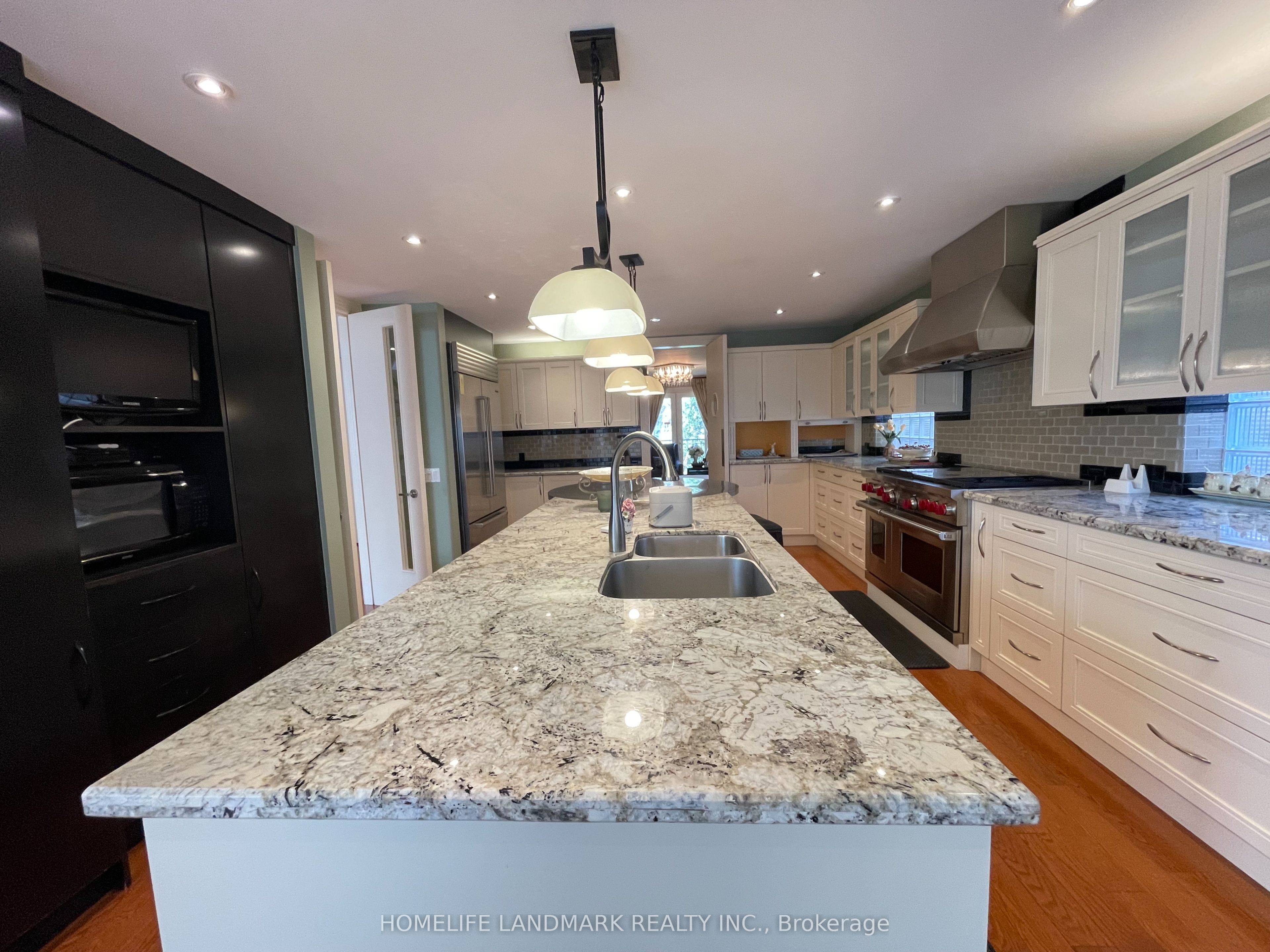 35 Gardiner Road E Property Photo 8