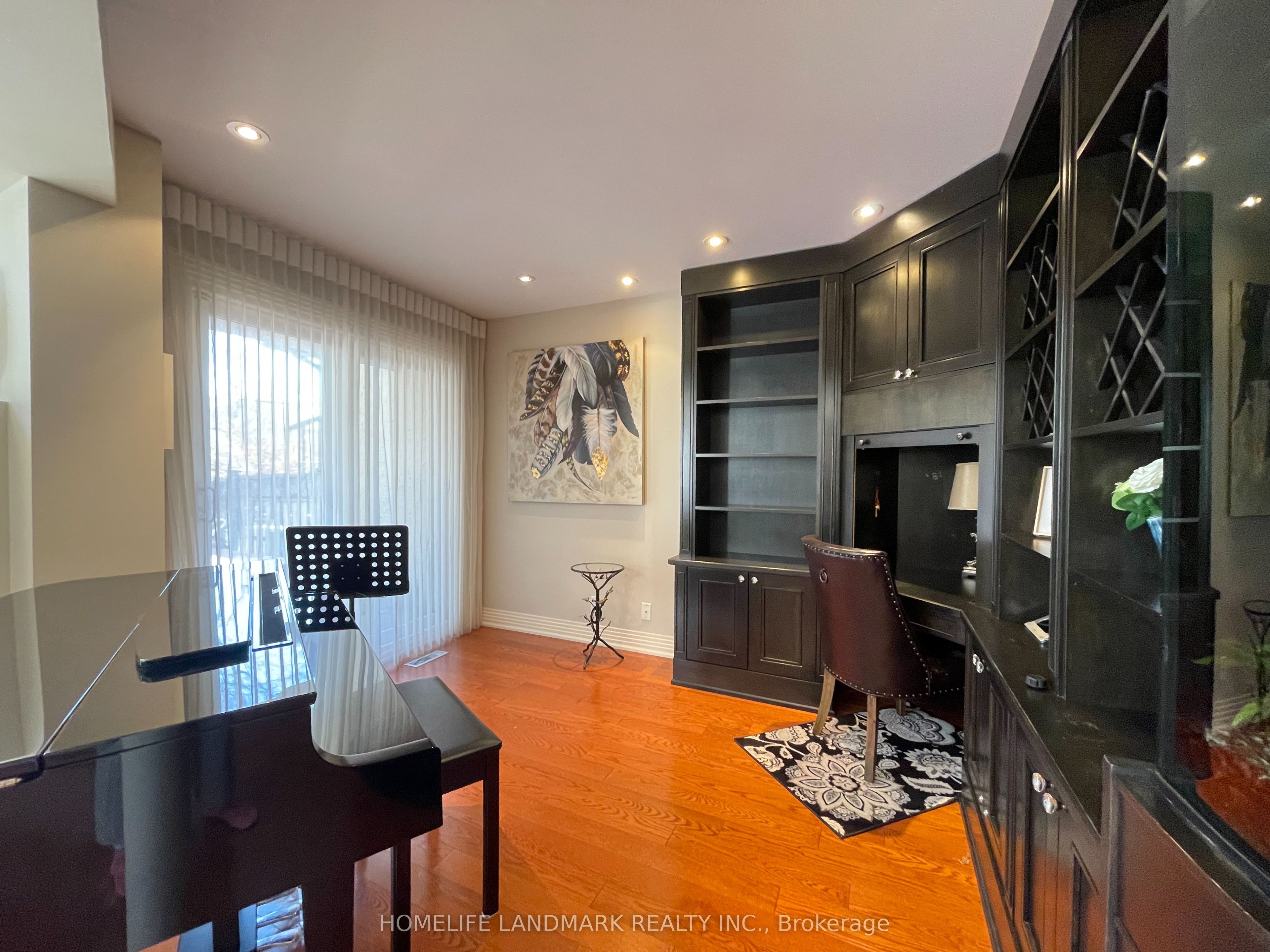 35 Gardiner Road E Property Photo 11