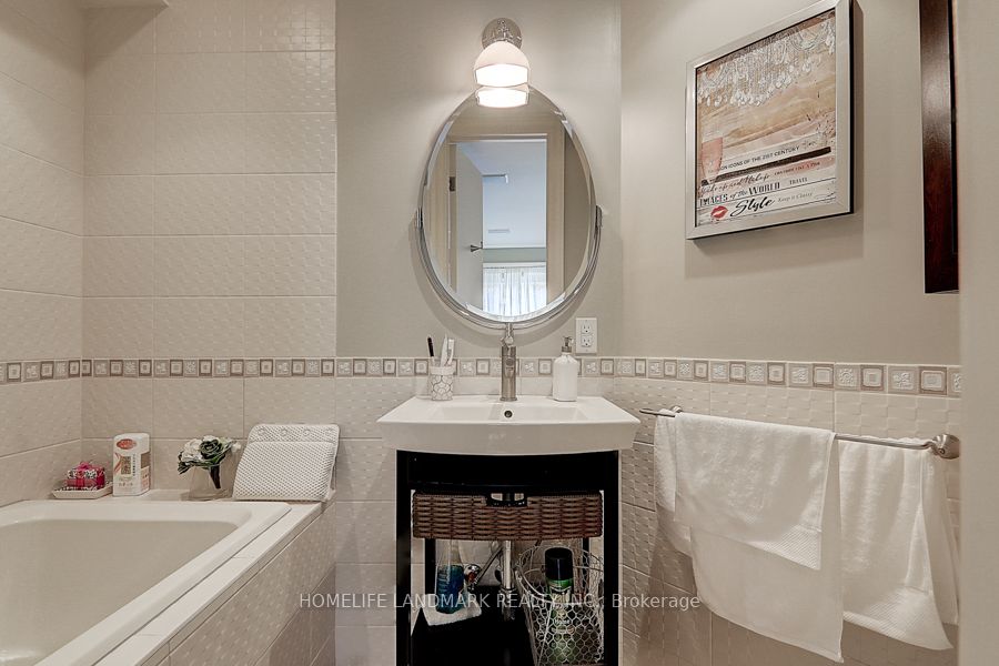 35 Gardiner Road E Property Photo 20