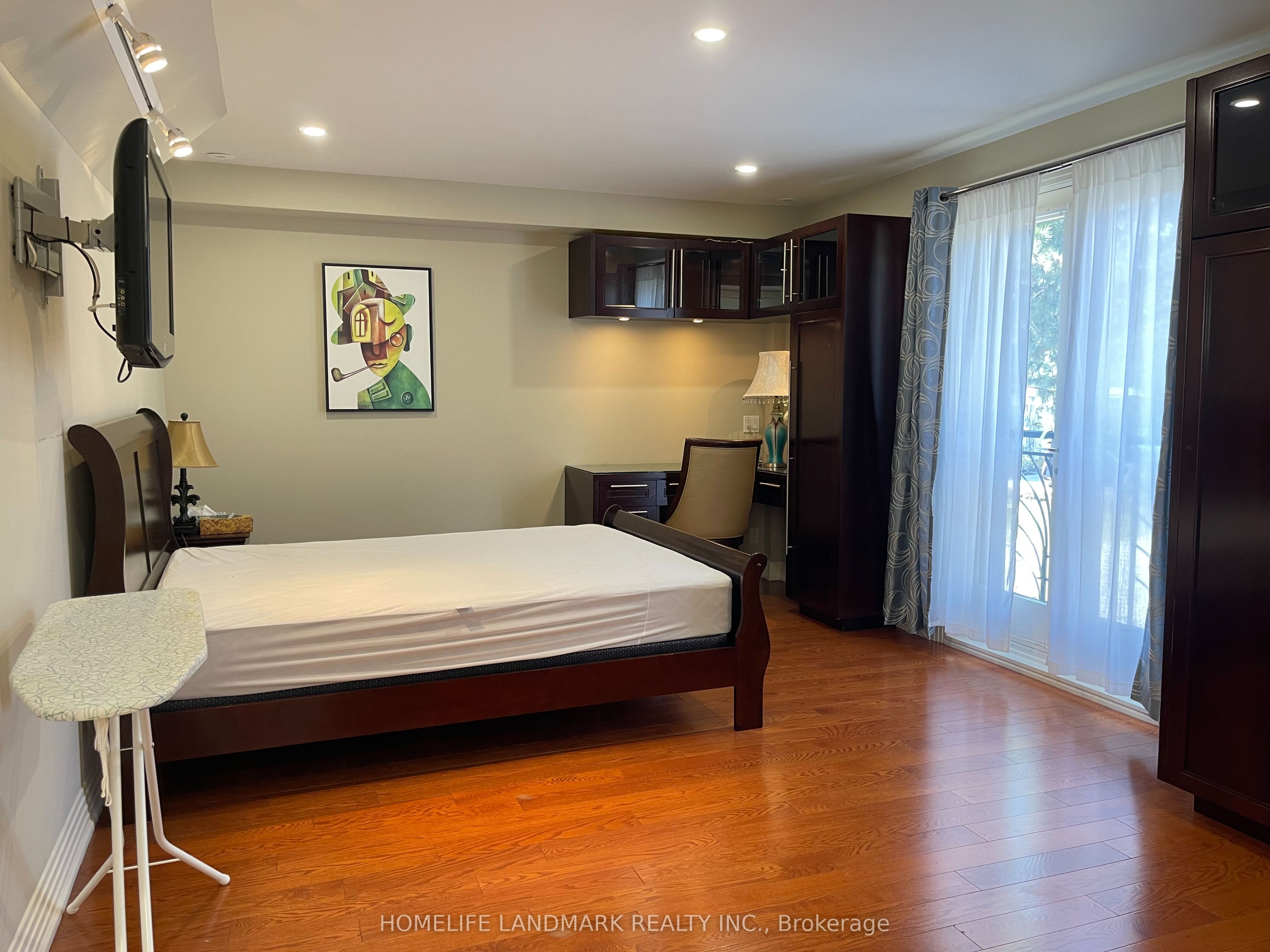 35 Gardiner Road E Property Photo 24