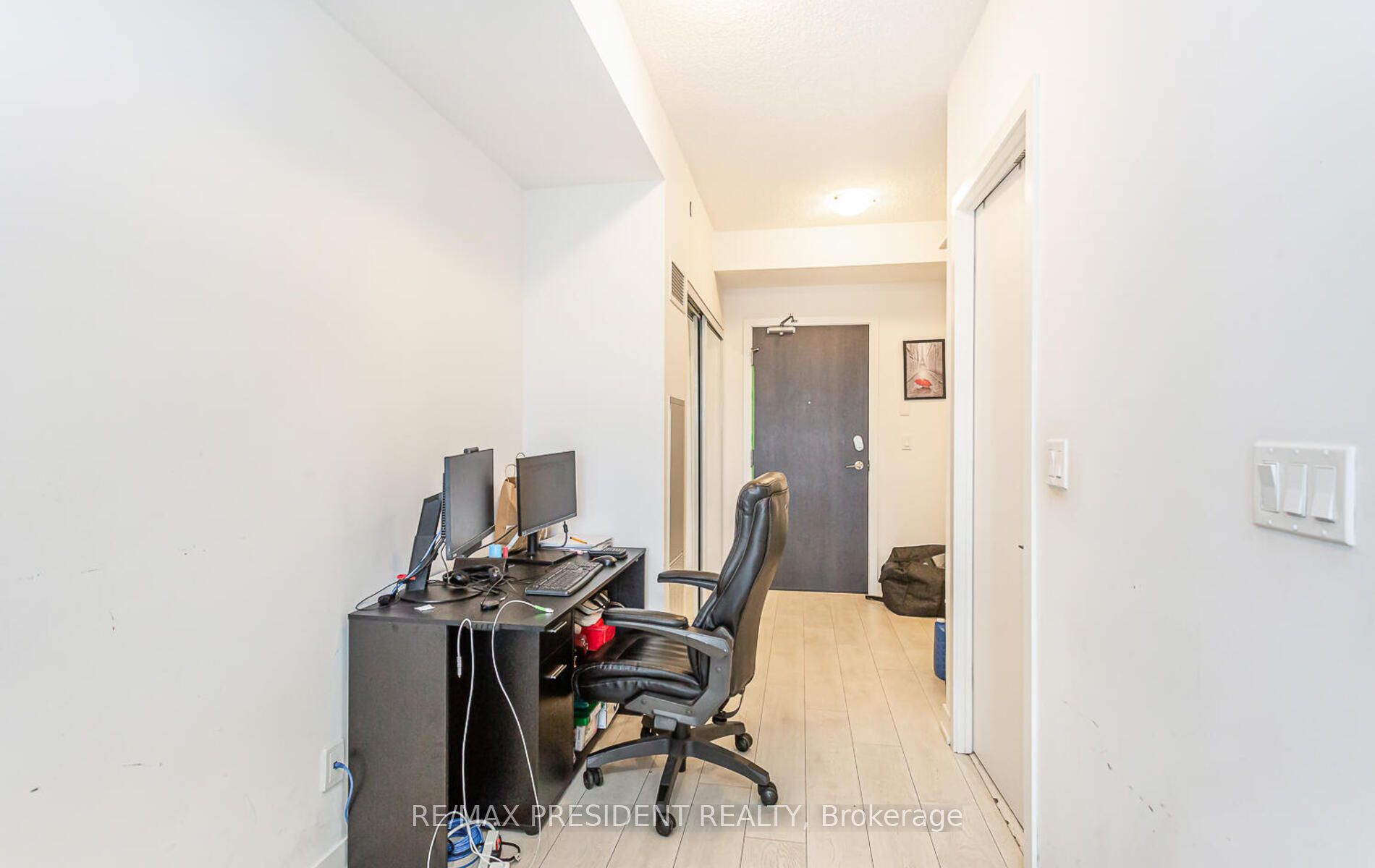 50 Bruyeres Mews 901 Property Photo 11