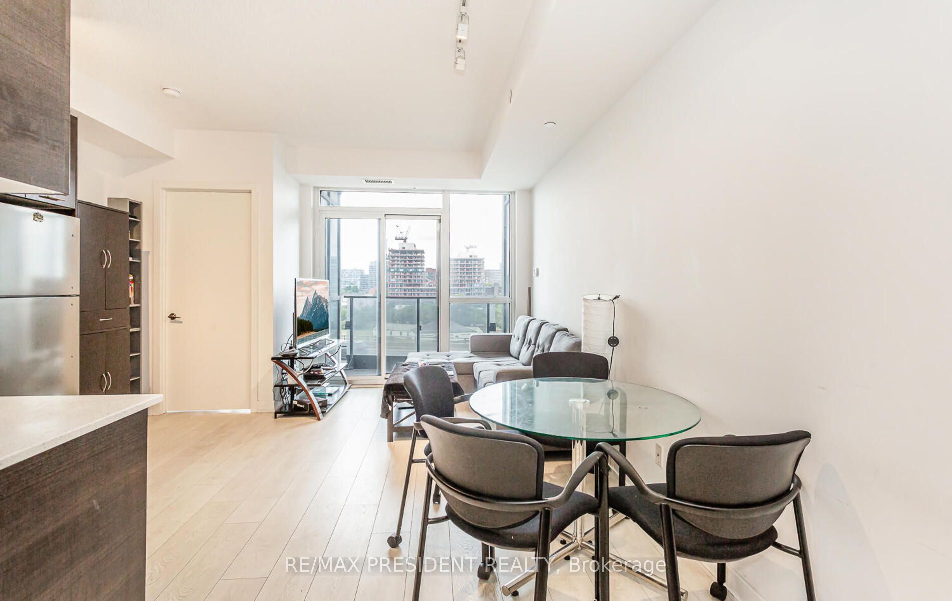 50 Bruyeres Mews 901 Property Photo 12