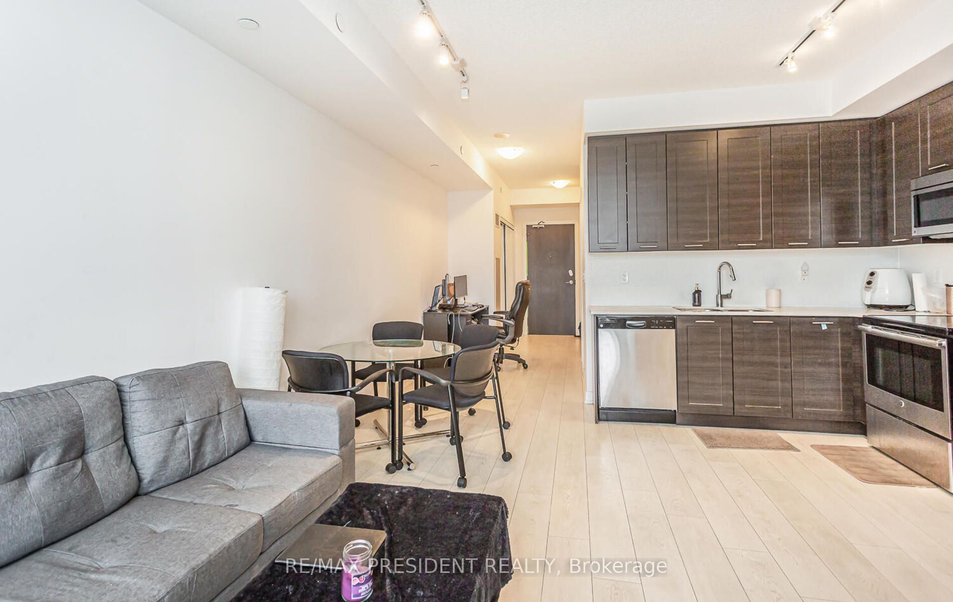 50 Bruyeres Mews 901 Property Photo 17
