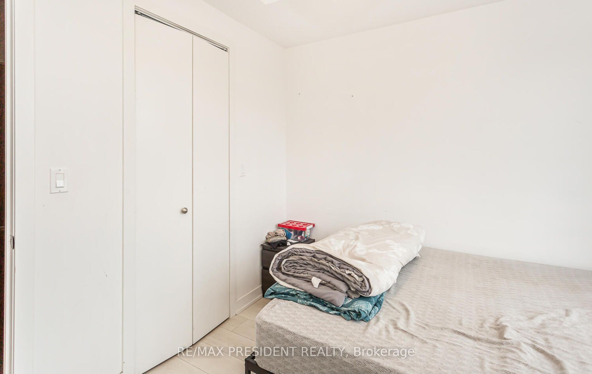 50 Bruyeres Mews 901 Property Photo 25