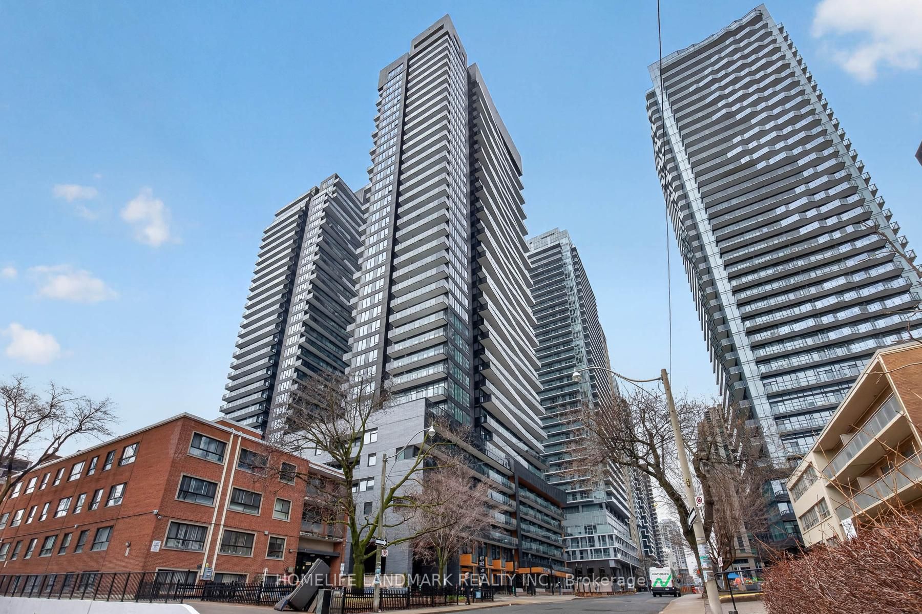 127 Broadway Avenue 606