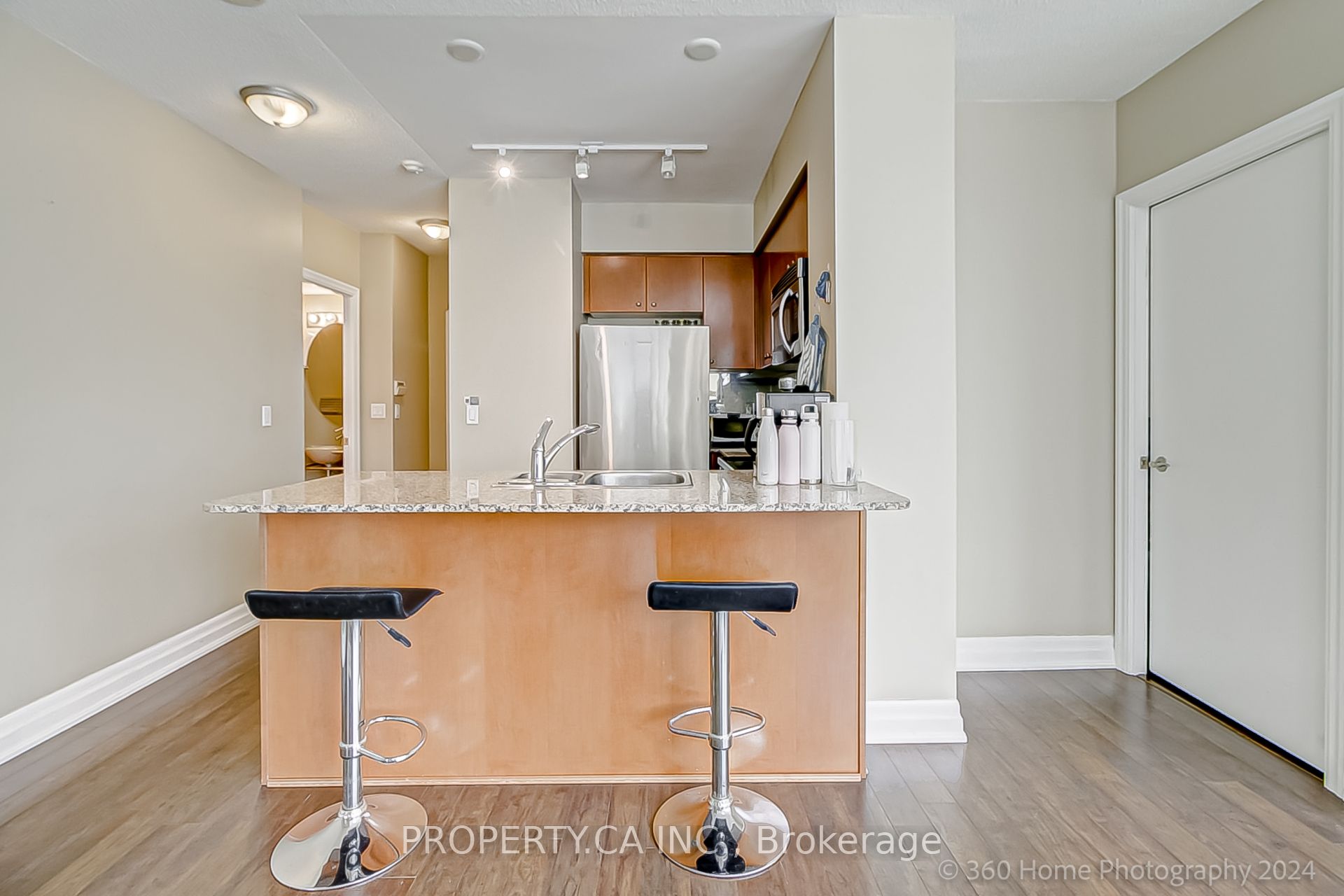 8 Scollard Street 702 Property Photo 12