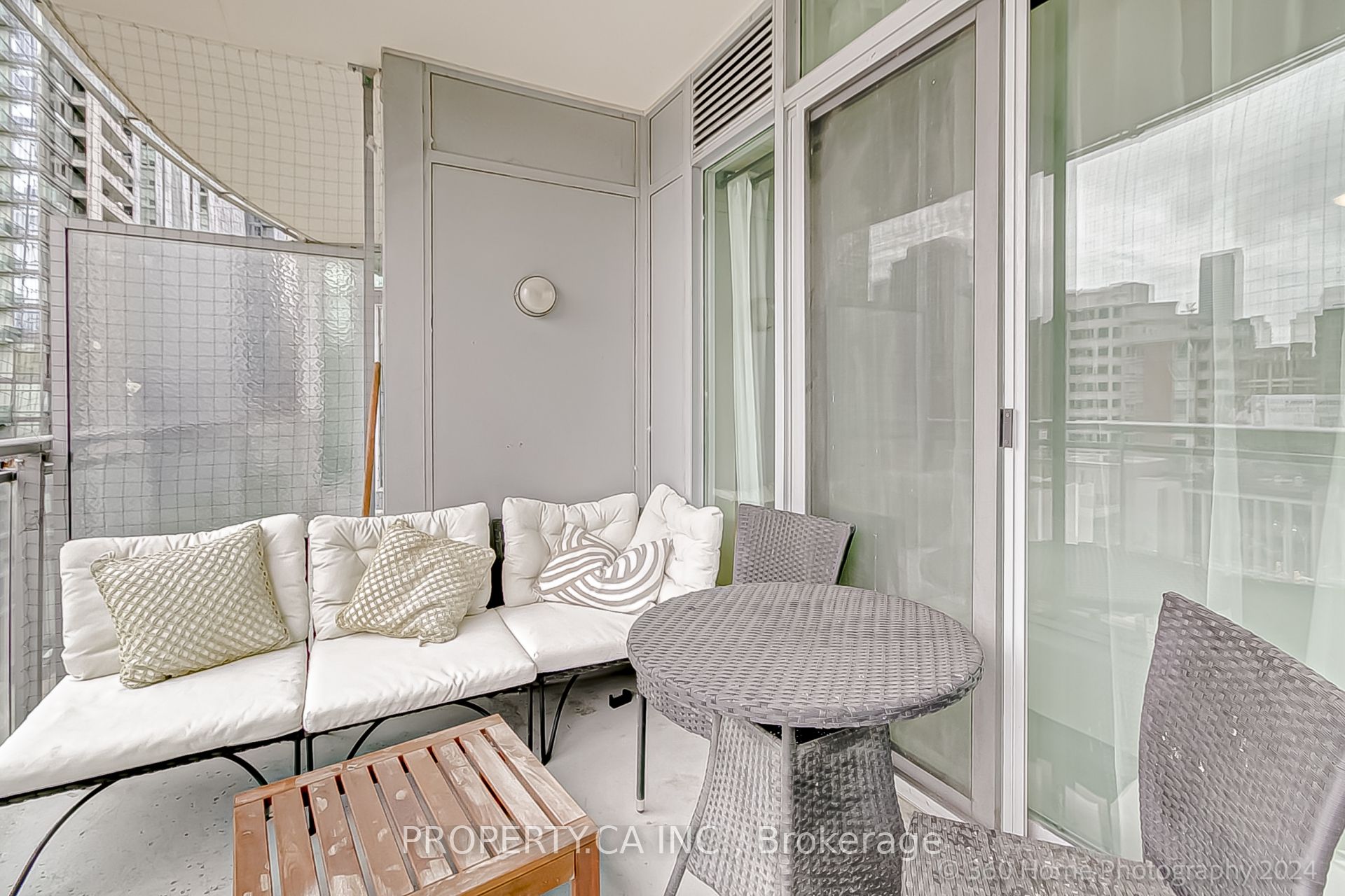 8 Scollard Street 702 Property Photo 18