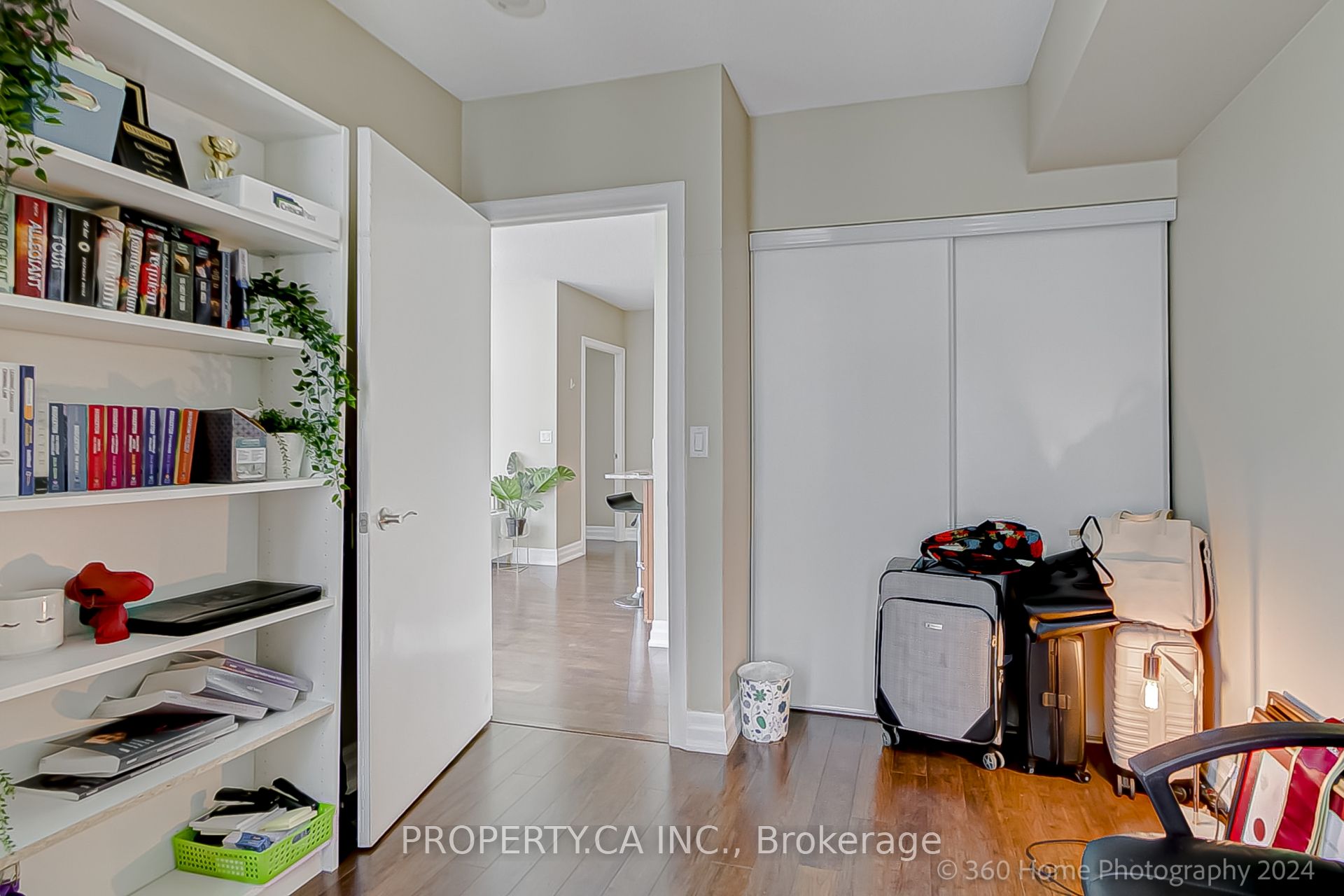8 Scollard Street 702 Property Photo 20