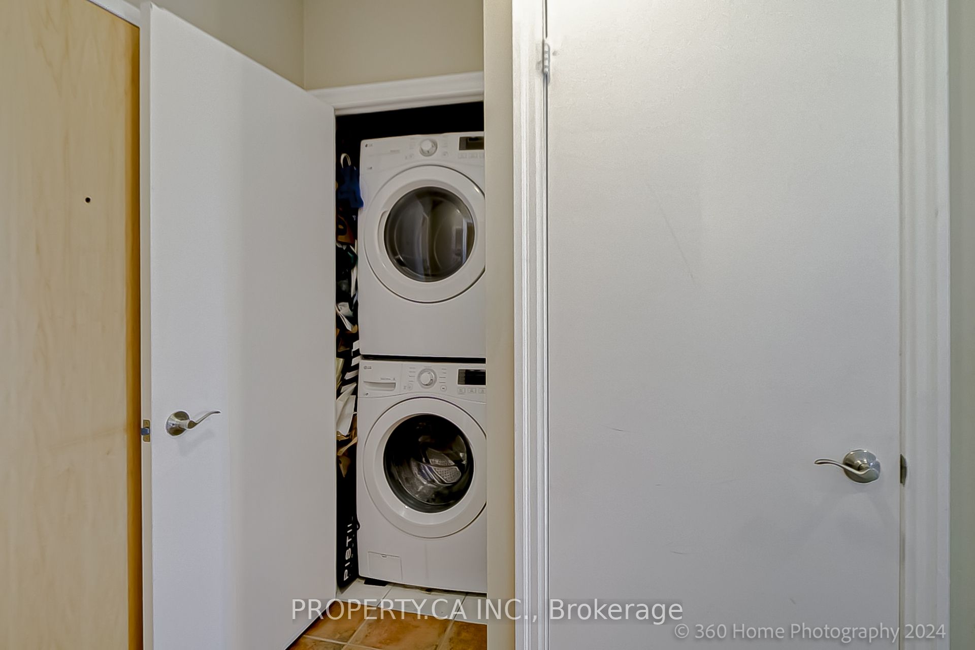 8 Scollard Street 702 Property Photo 22