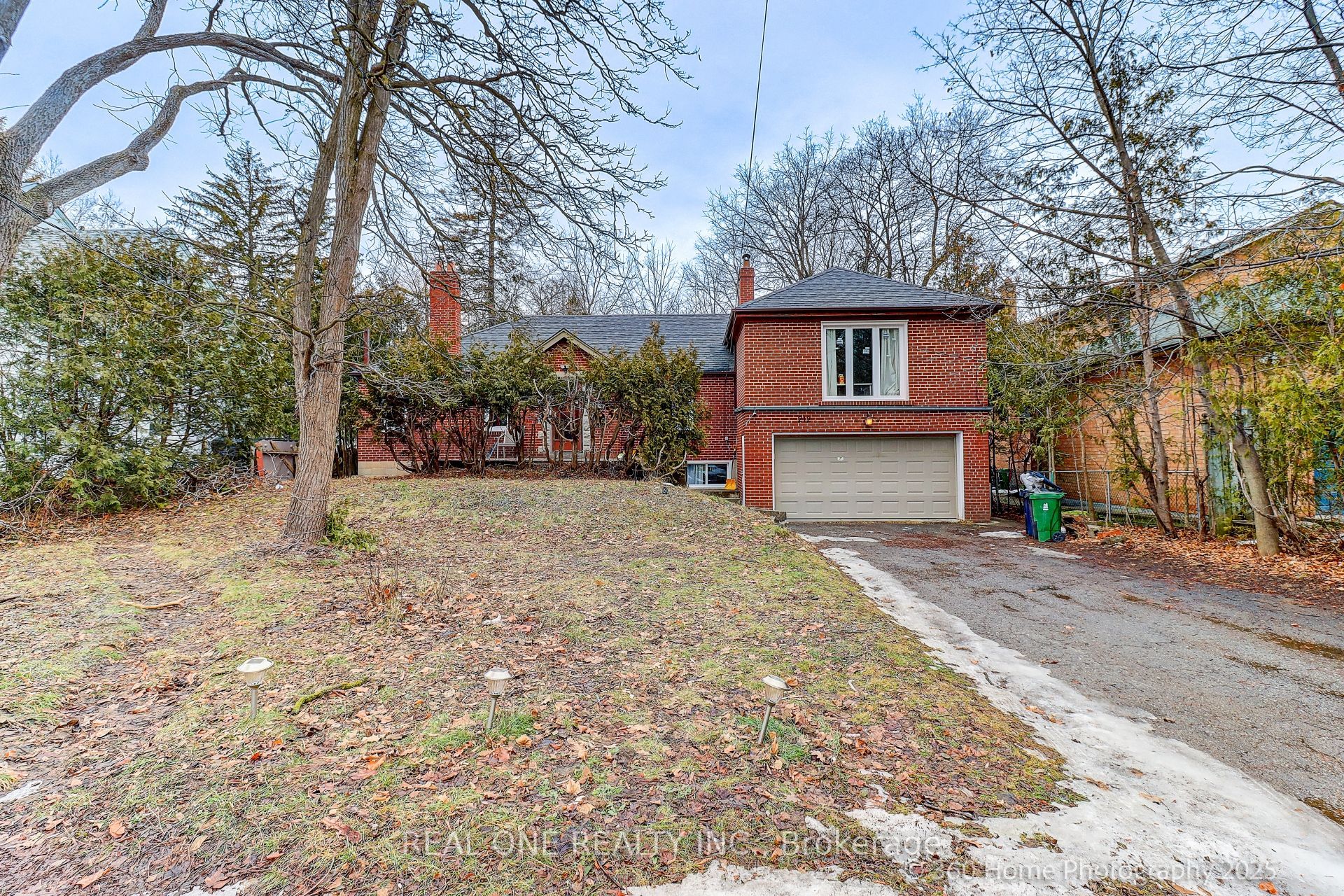 212 Cummer Avenue Property Photo 1