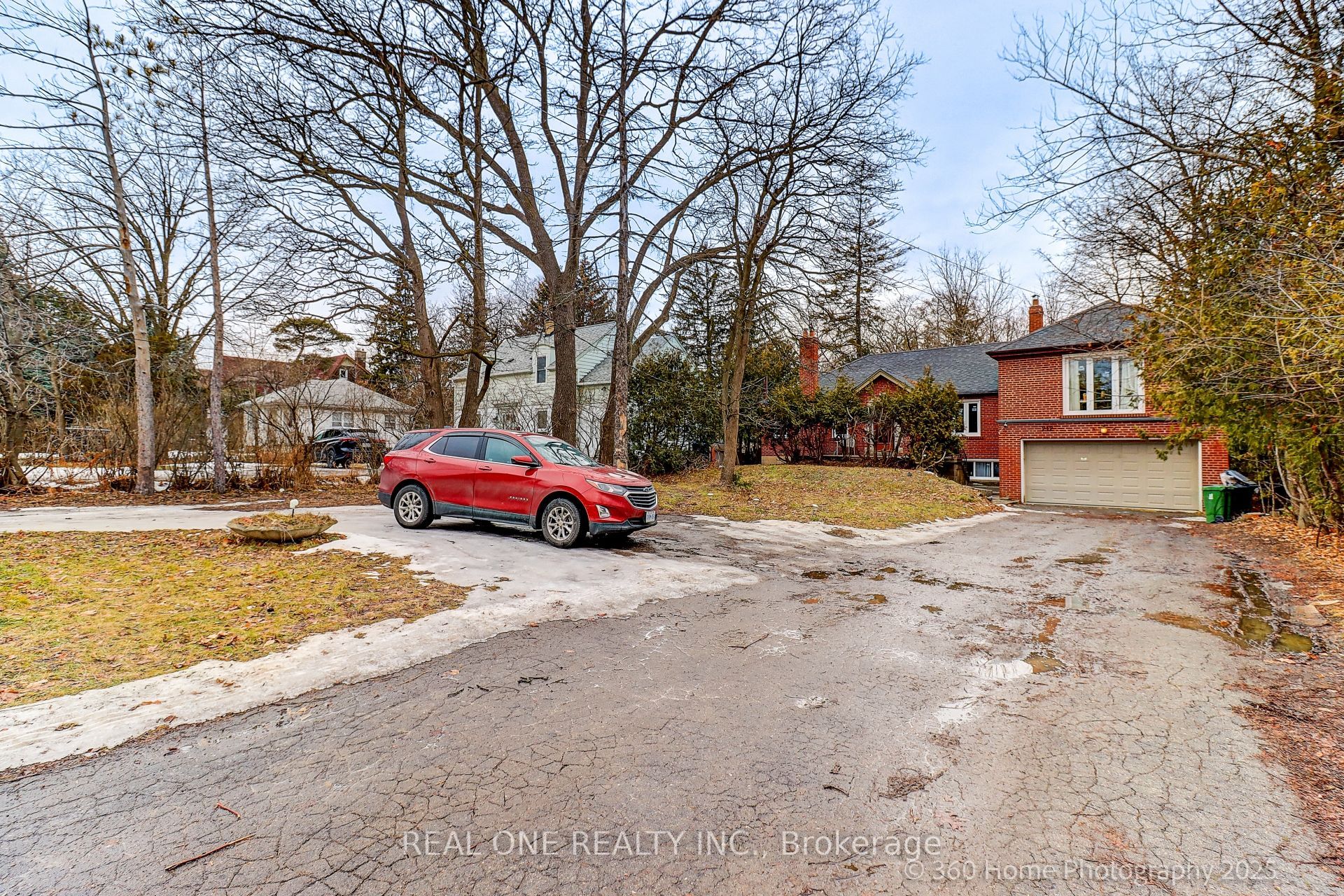 212 Cummer Avenue Property Photo 3
