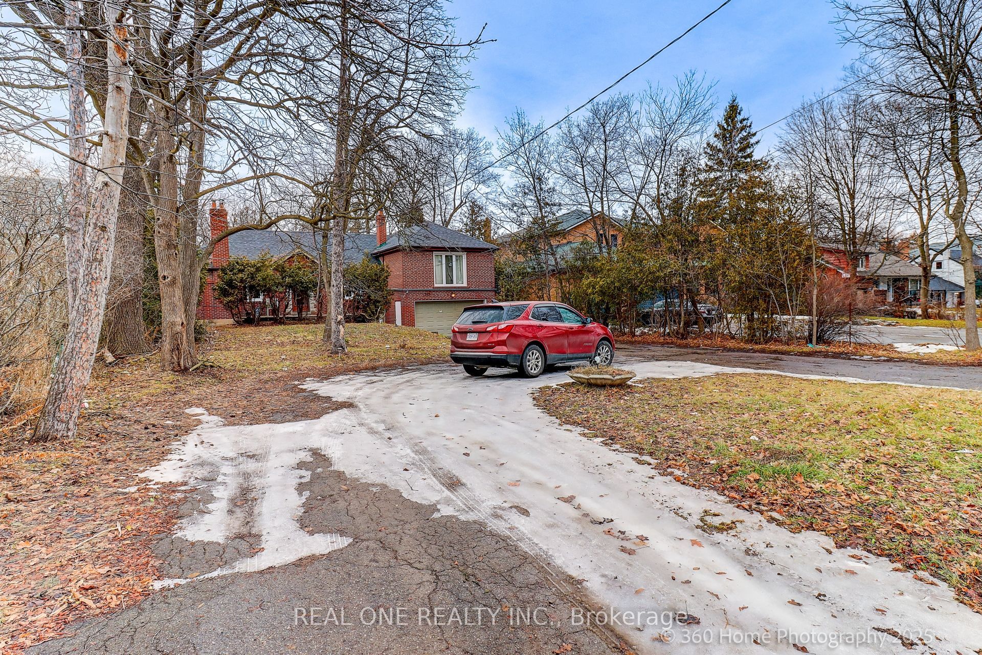 212 Cummer Avenue Property Photo 4