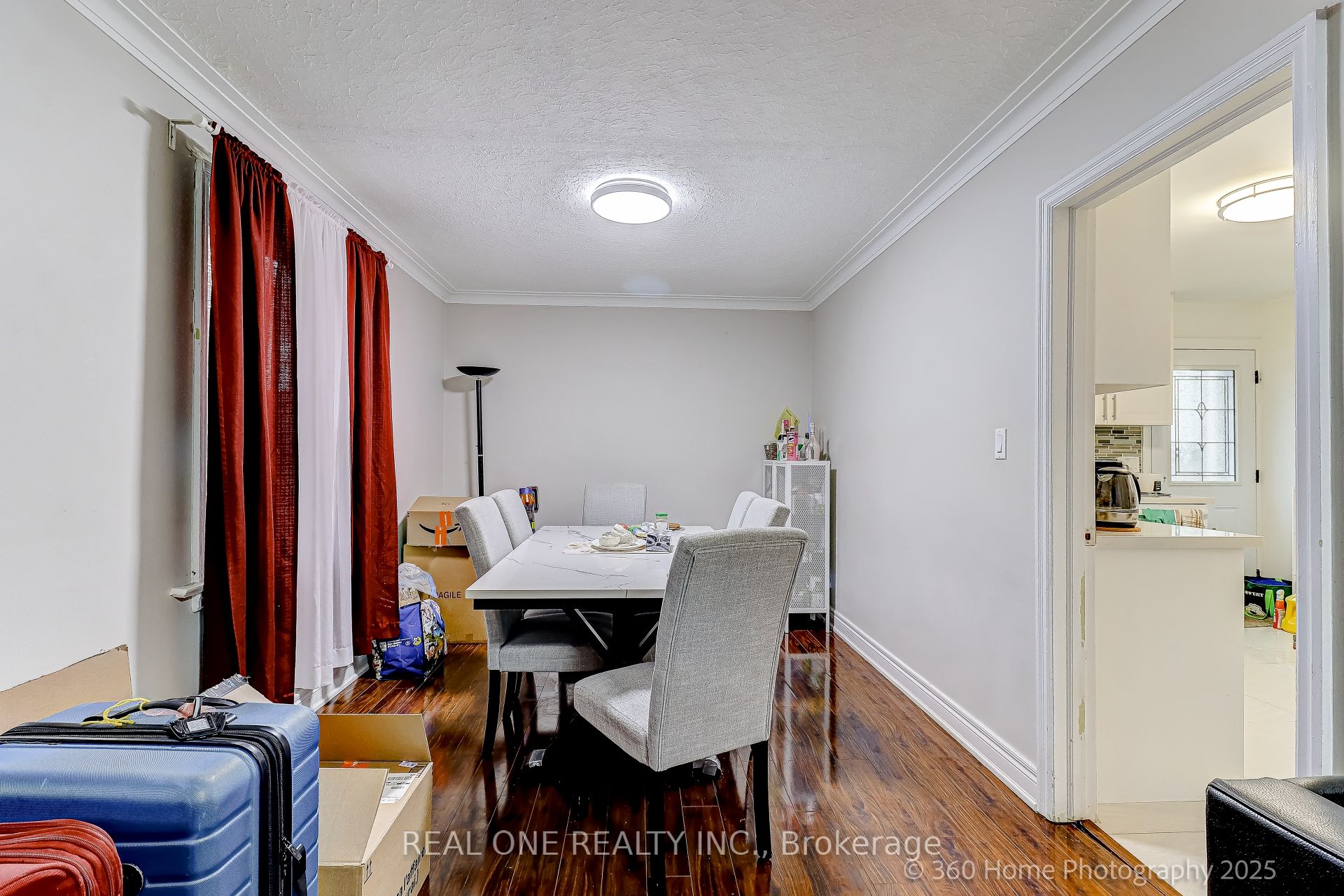 212 Cummer Avenue Property Photo 6