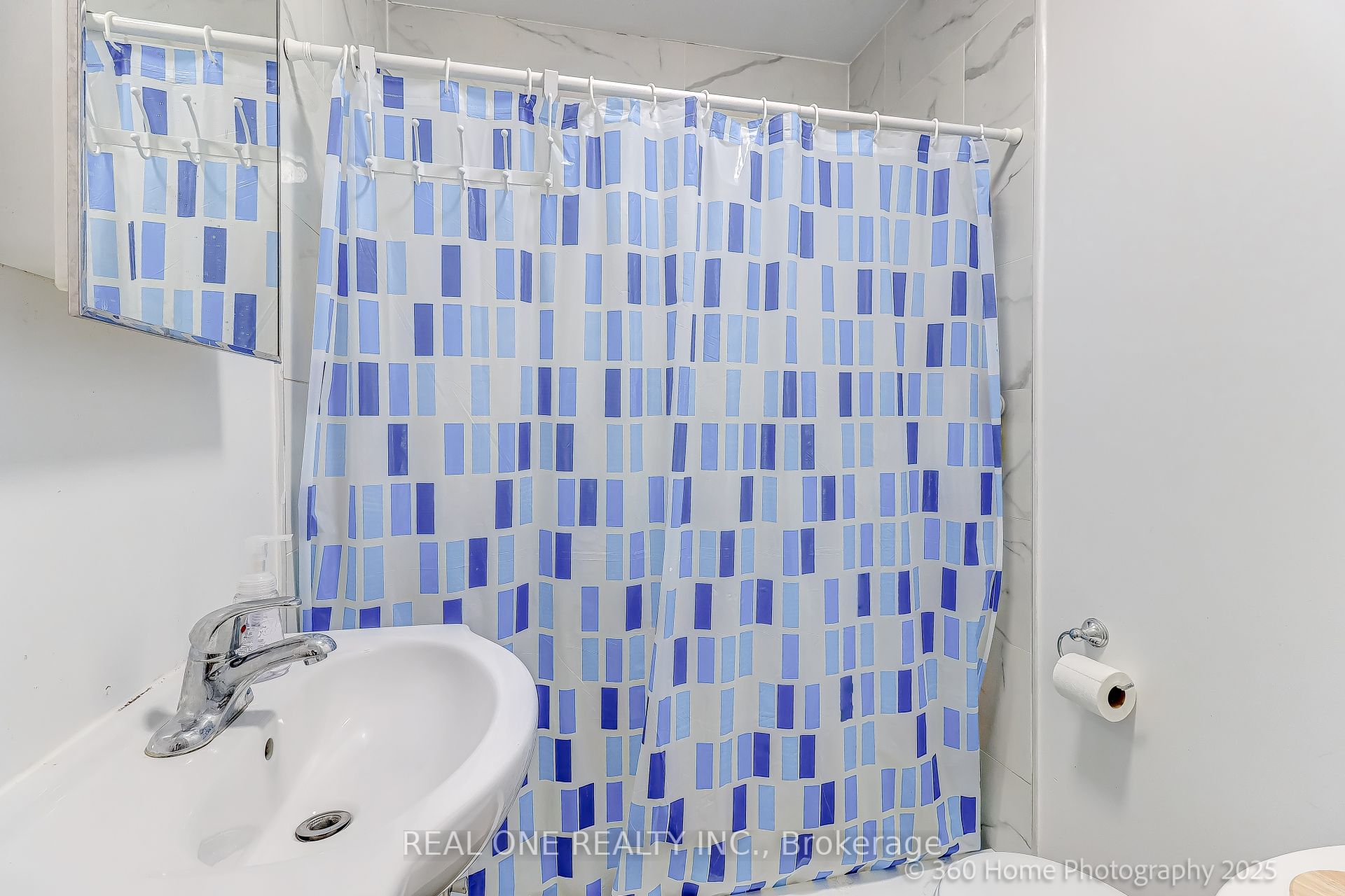 212 Cummer Avenue Property Photo 13