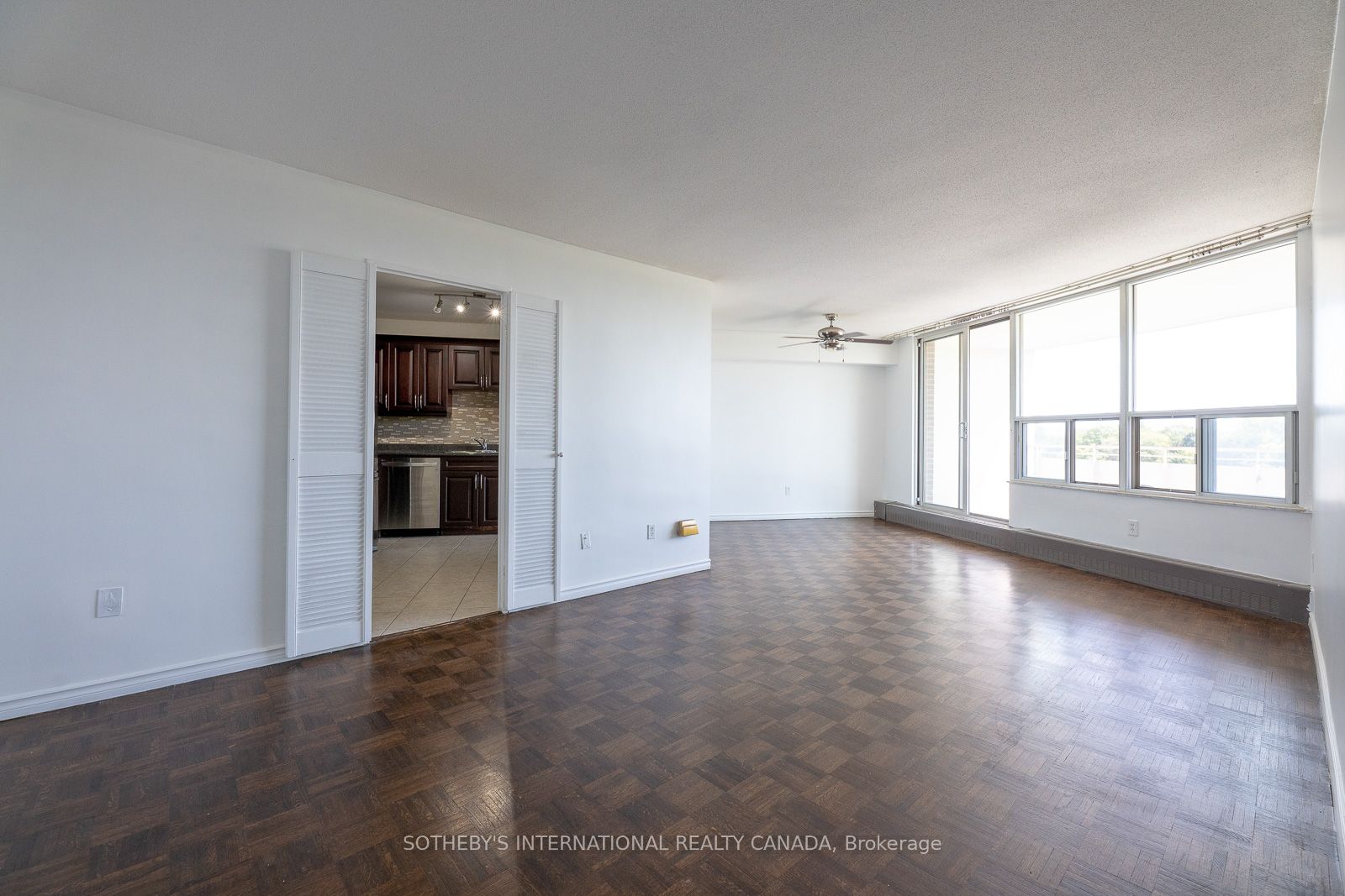 60 Pavane Link Way 706 Property Photo 18