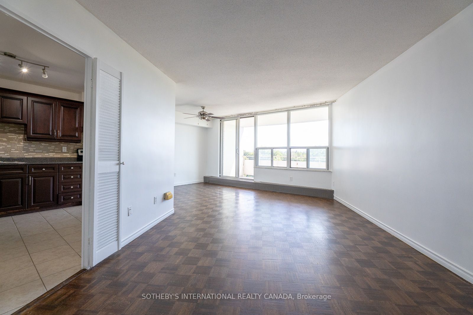 60 Pavane Link Way 706 Property Photo 19