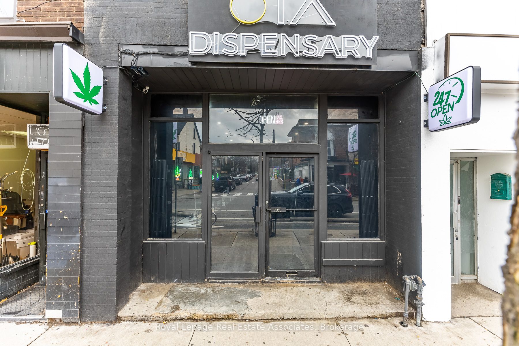 863 Bloor Street W Property Photo 5