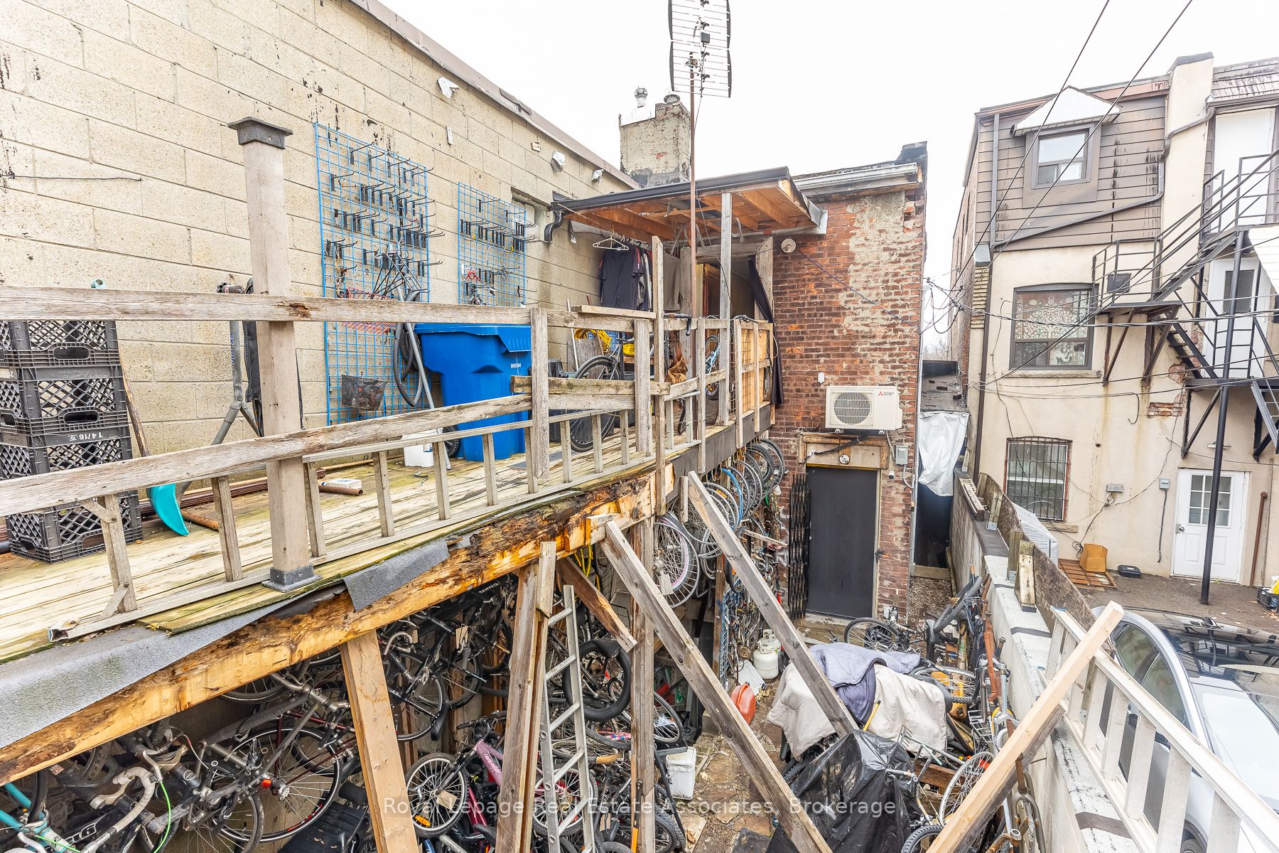 863 Bloor Street W Property Photo 10