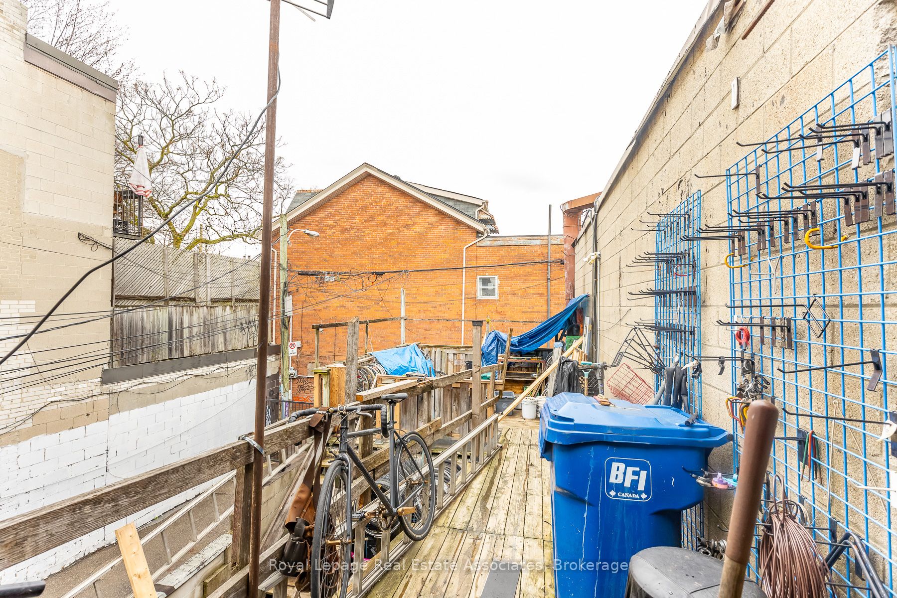 863 Bloor Street W Property Photo 13