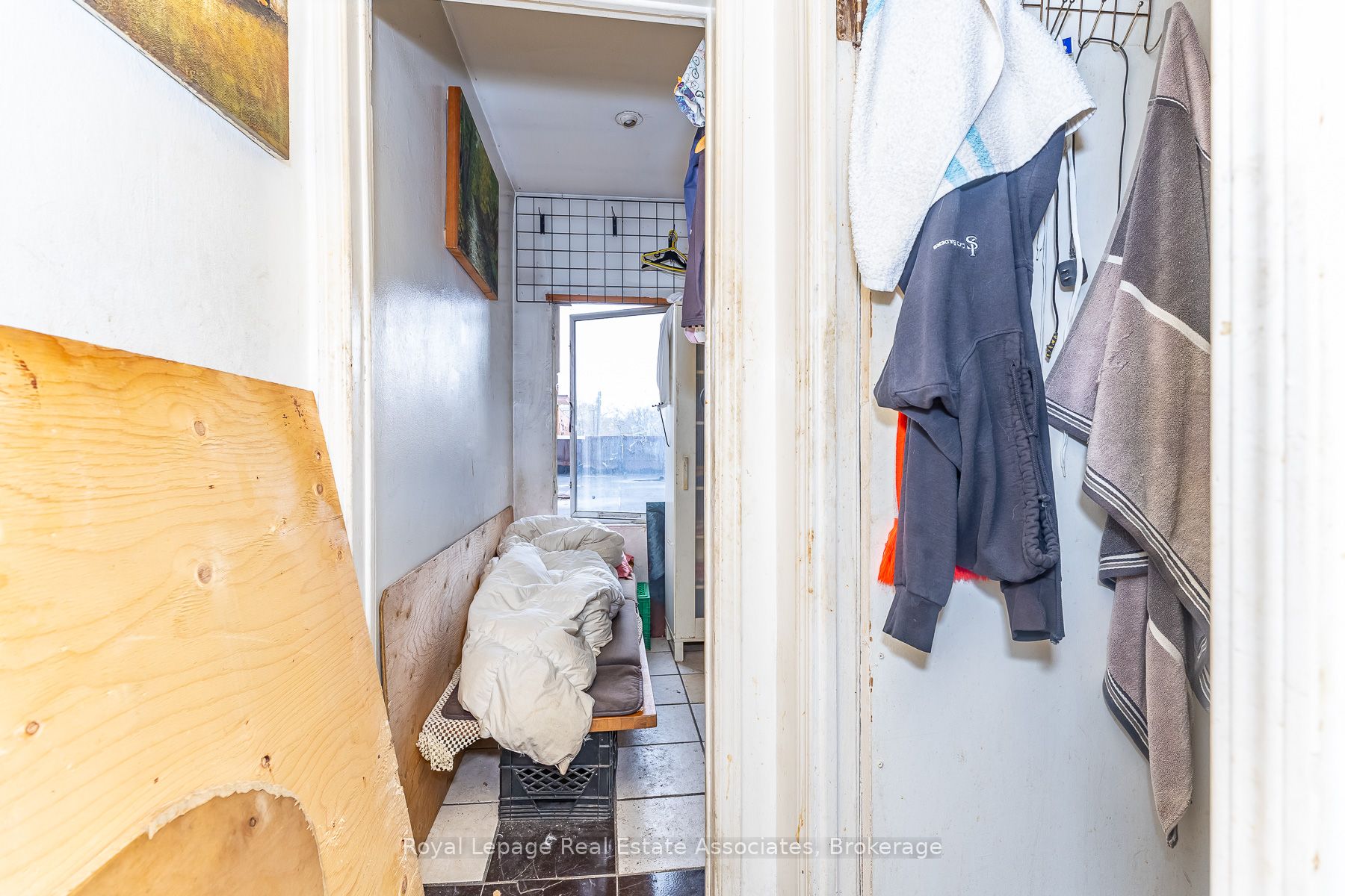 863 Bloor Street W Property Photo 16
