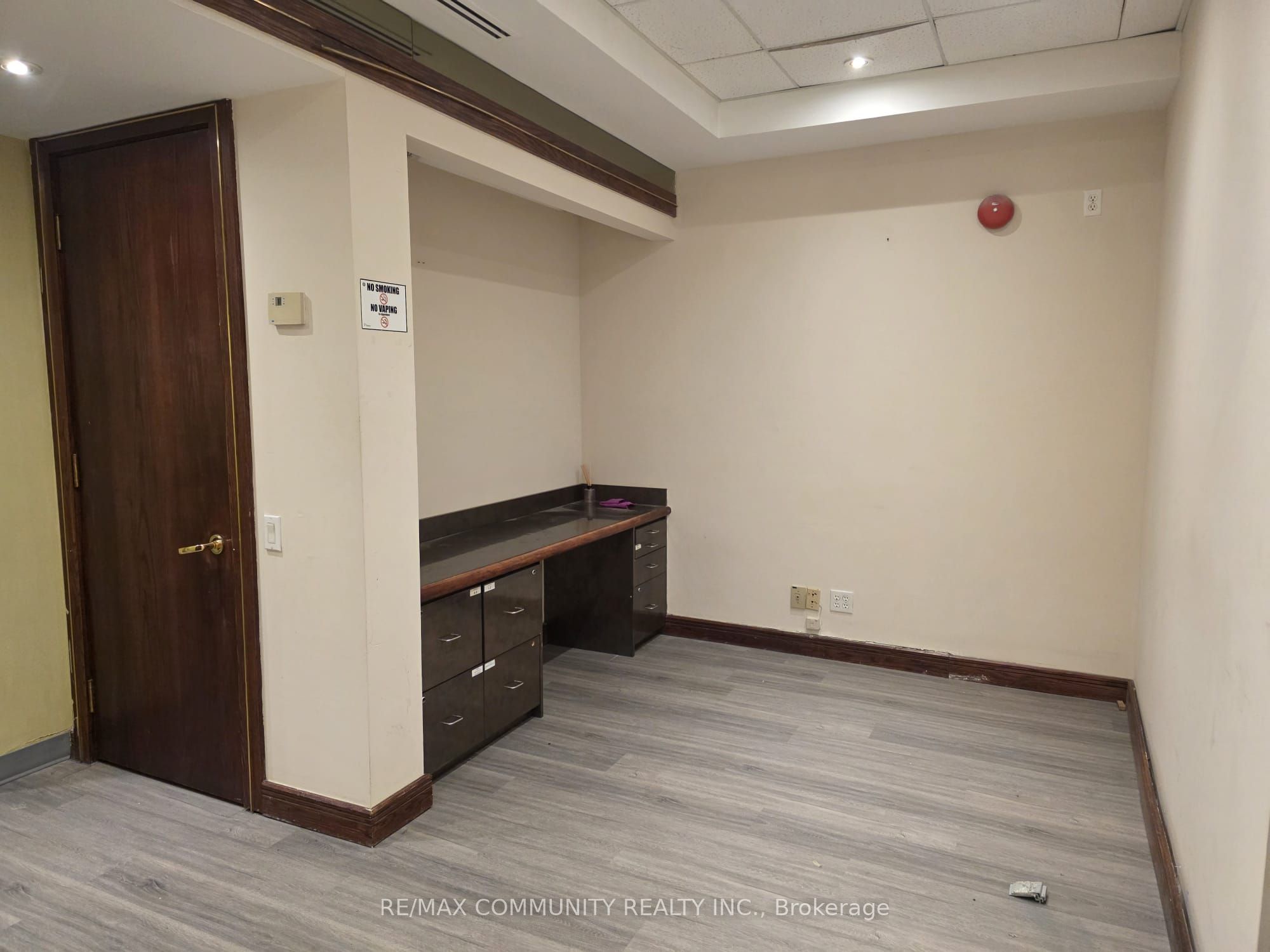 250 Sheppard Avenue E 303 Property Photo 5