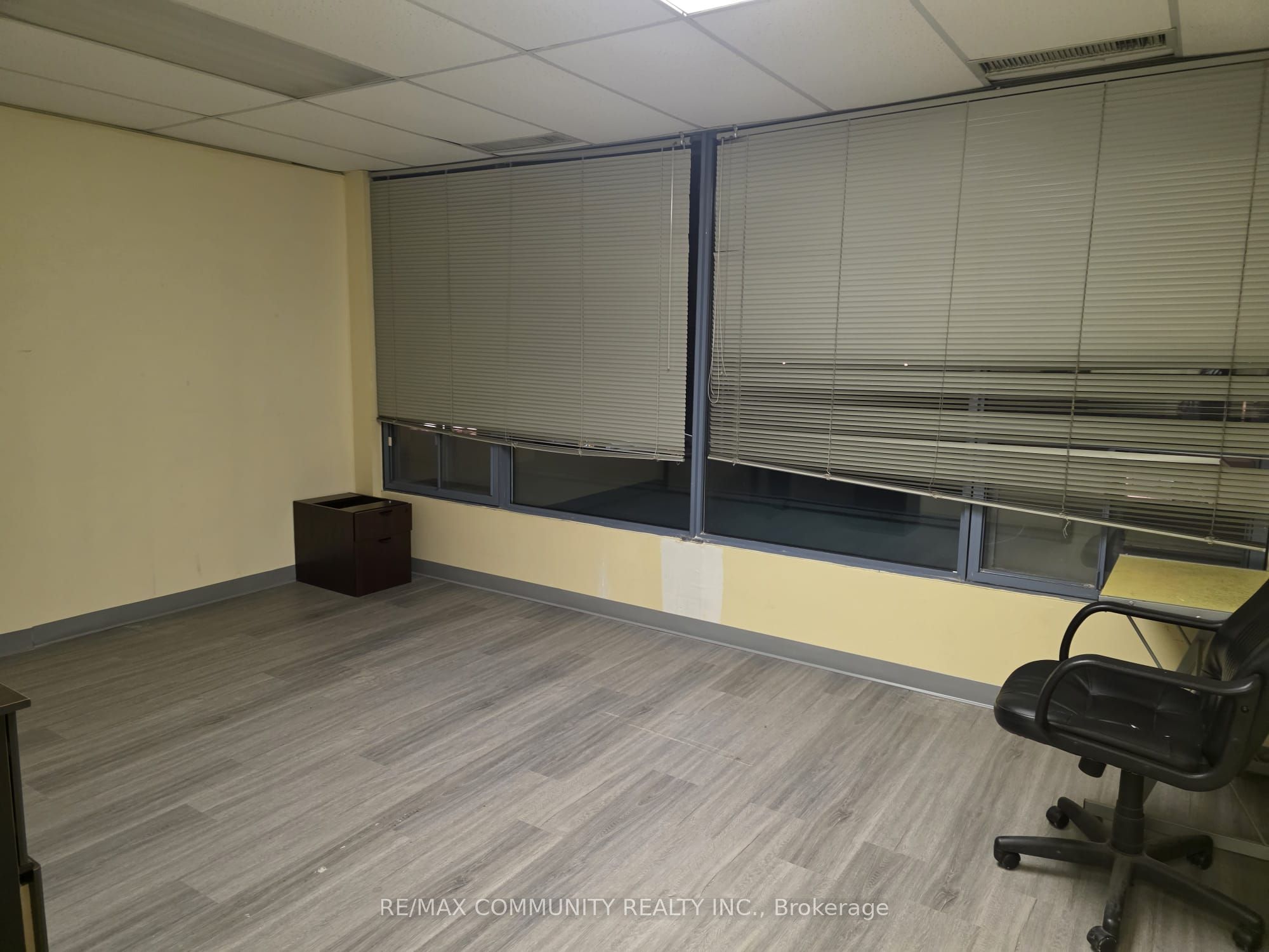 250 Sheppard Avenue E 303 Property Photo 8