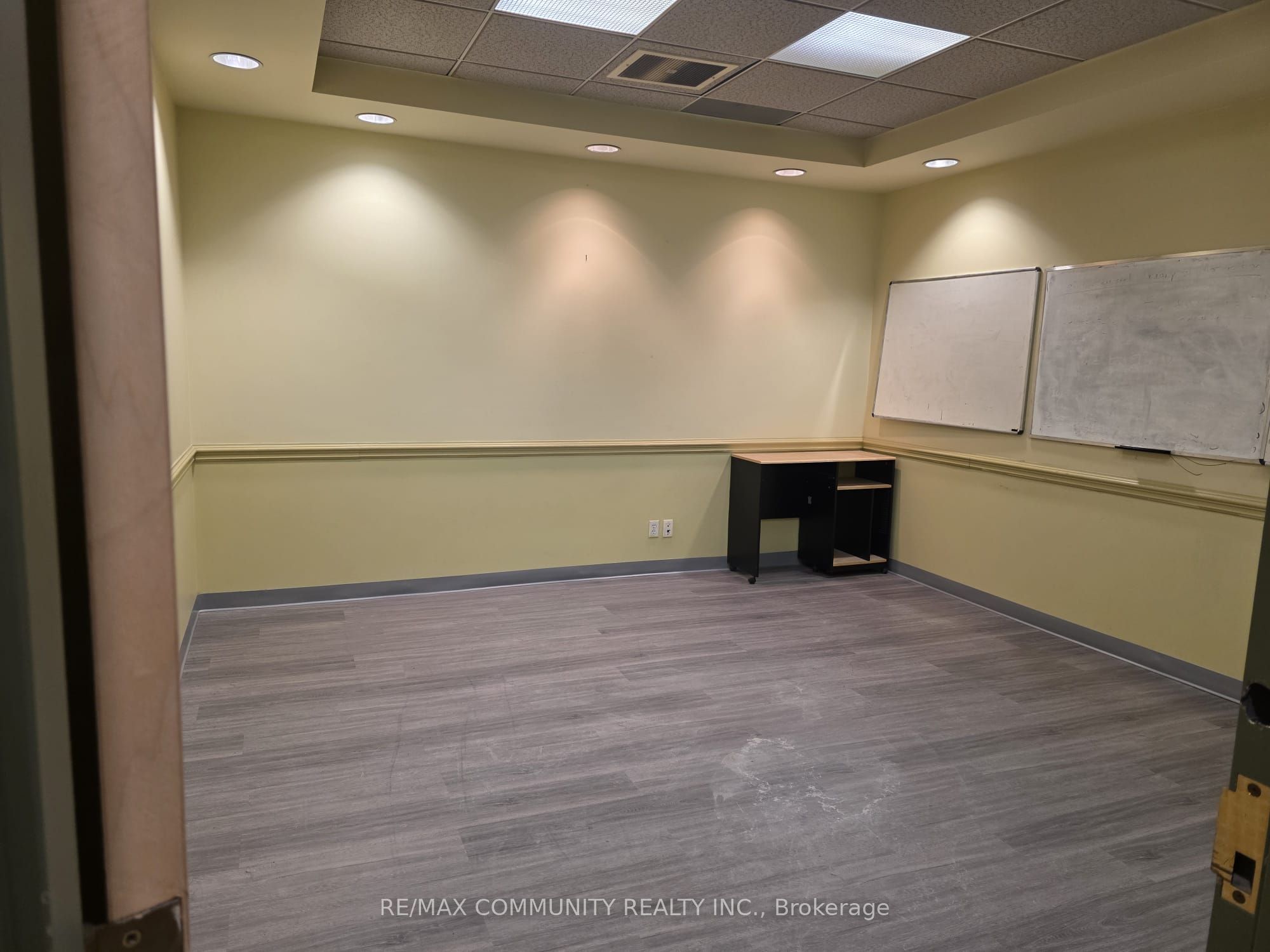 250 Sheppard Avenue E 303 Property Photo 12