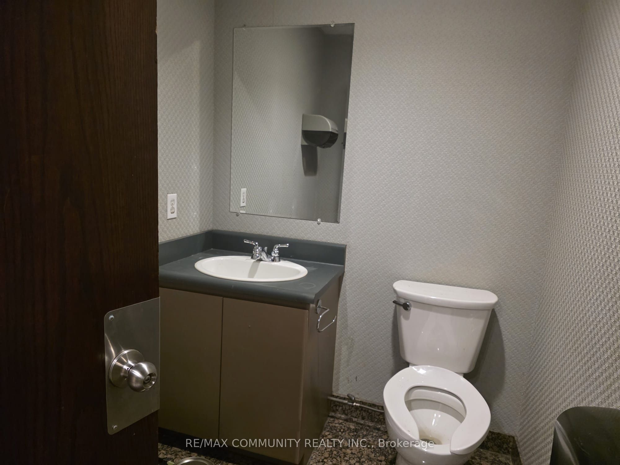 250 Sheppard Avenue E 303 Property Photo 15